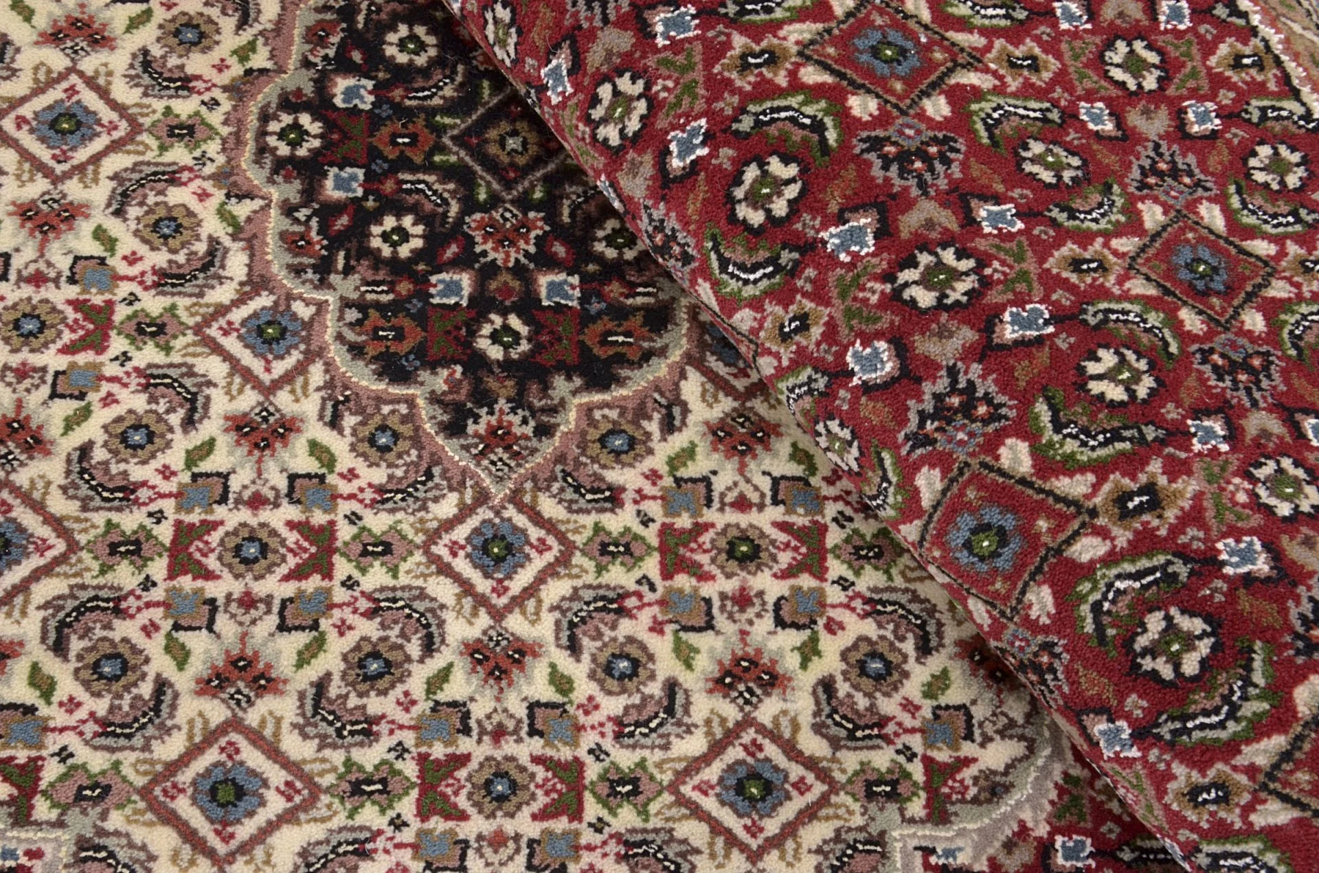Hand-Knotted Wool Tabriz Indian Rug, 246 × 246 cm