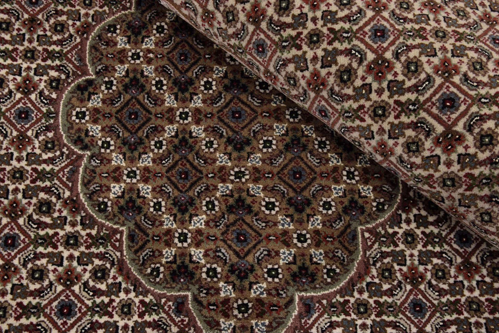 Tabriz Indian Rug — hand-knotted, 248 × 302 cm