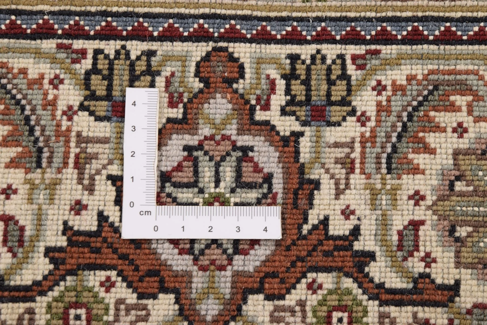 Tabriz Indian Rug — hand-knotted, 200 × 307 cm