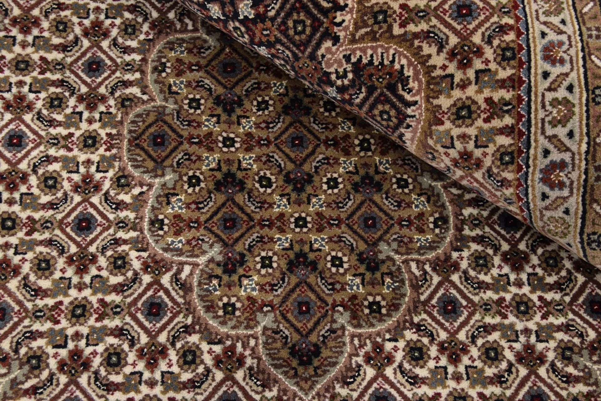 Tabriz Indian Rug — hand-knotted, 200 × 307 cm