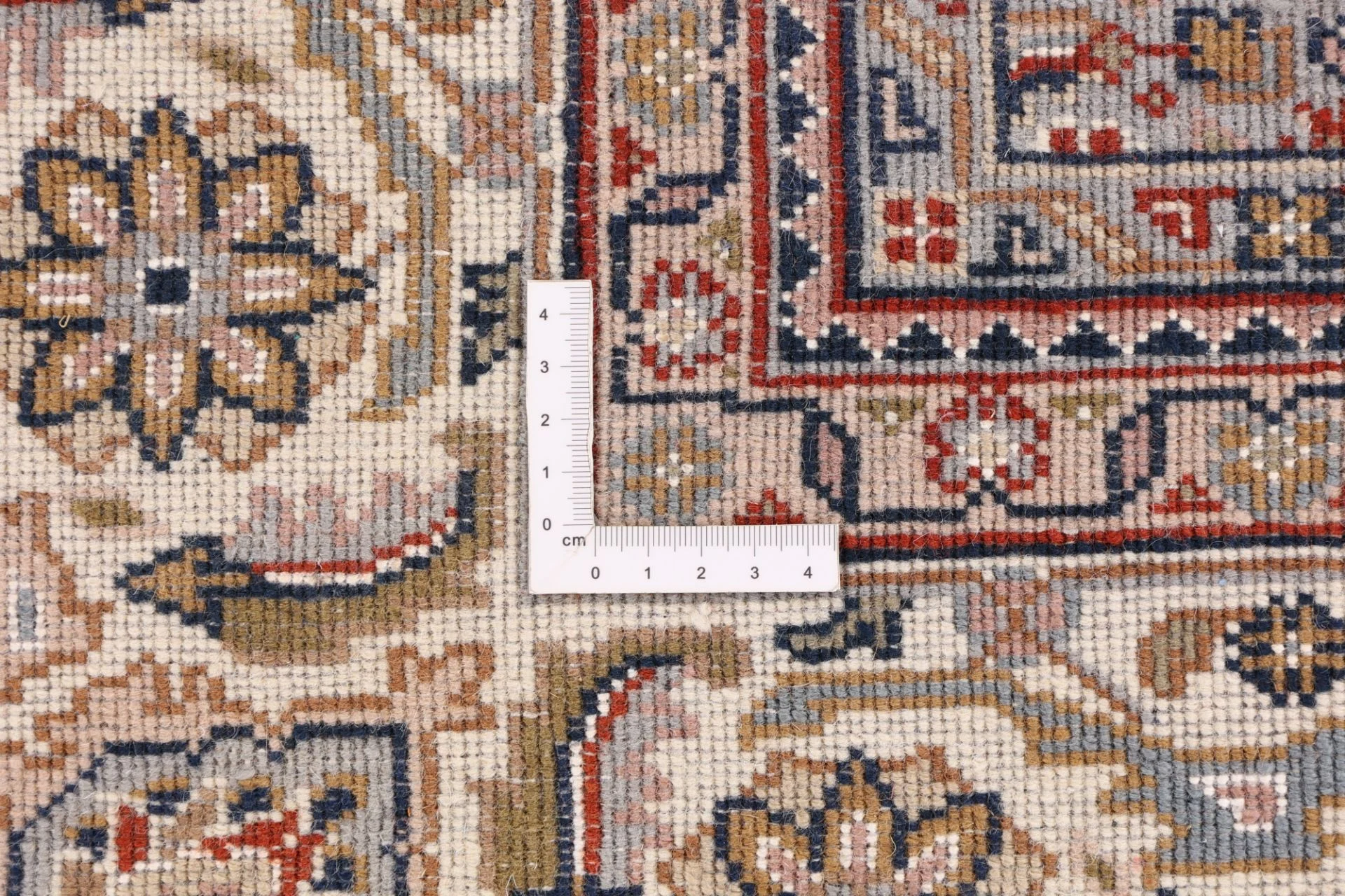 Tabriz Indian Rug 200 × 246 cm, Wool, hand-knotted