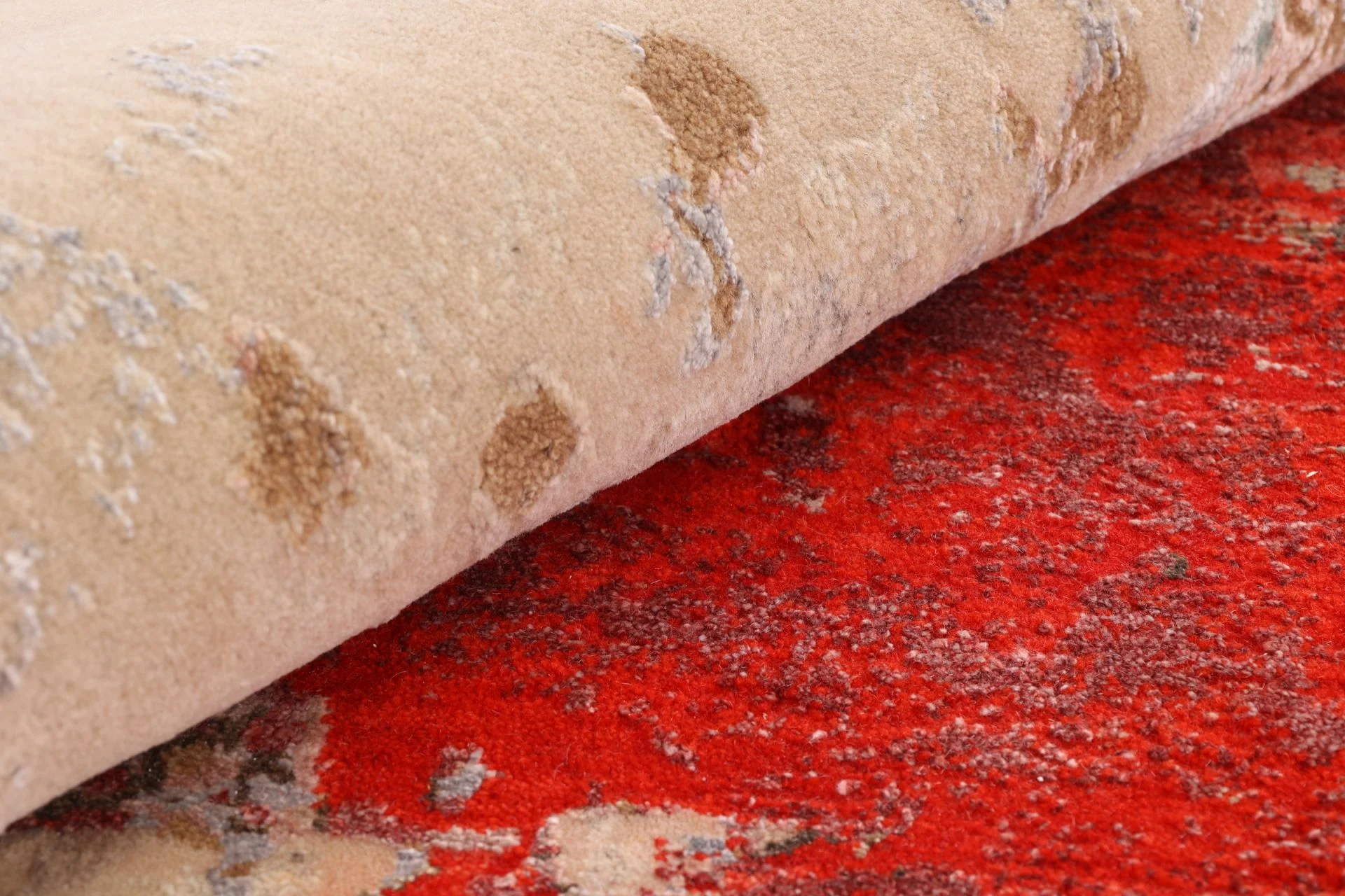 Indian Rug — hand-knotted, 280 × 369 cm, Wool