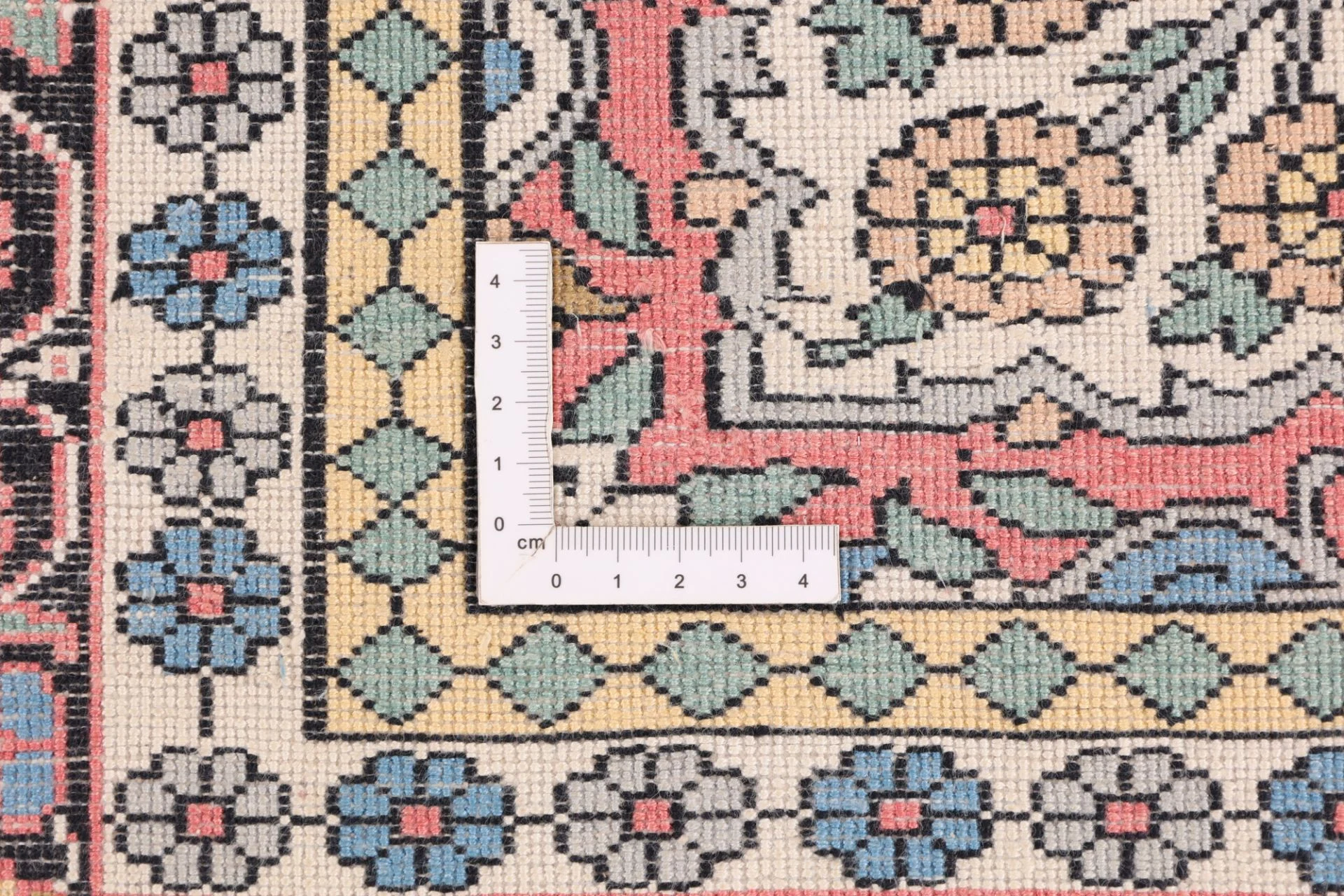 Indian Rug 186 × 127 cm, Wool, hand-knotted