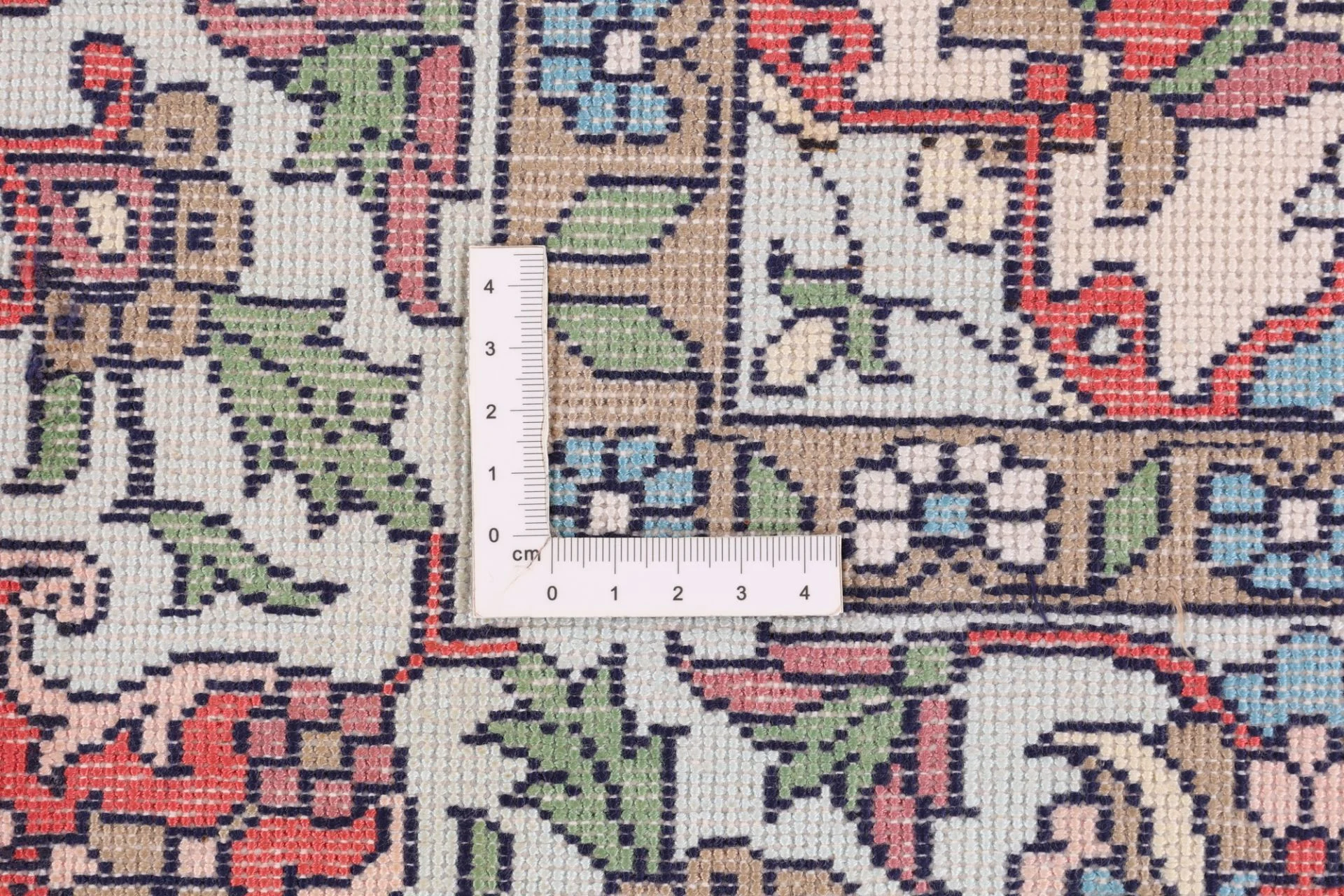 Indian Rug — hand-knotted, 181 × 122 cm, Wool