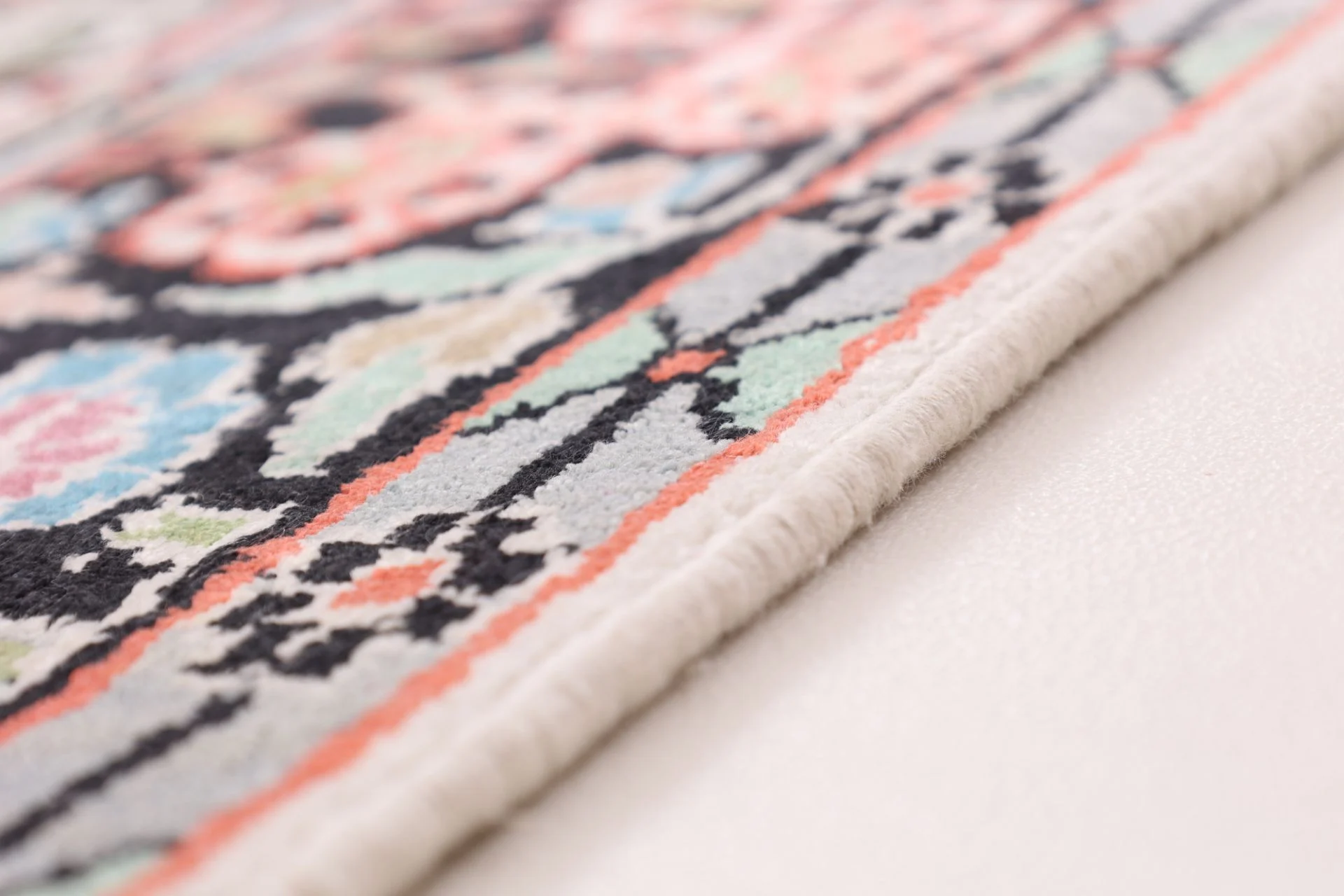 Indian Rug — hand-knotted, 188 × 128 cm, Wool