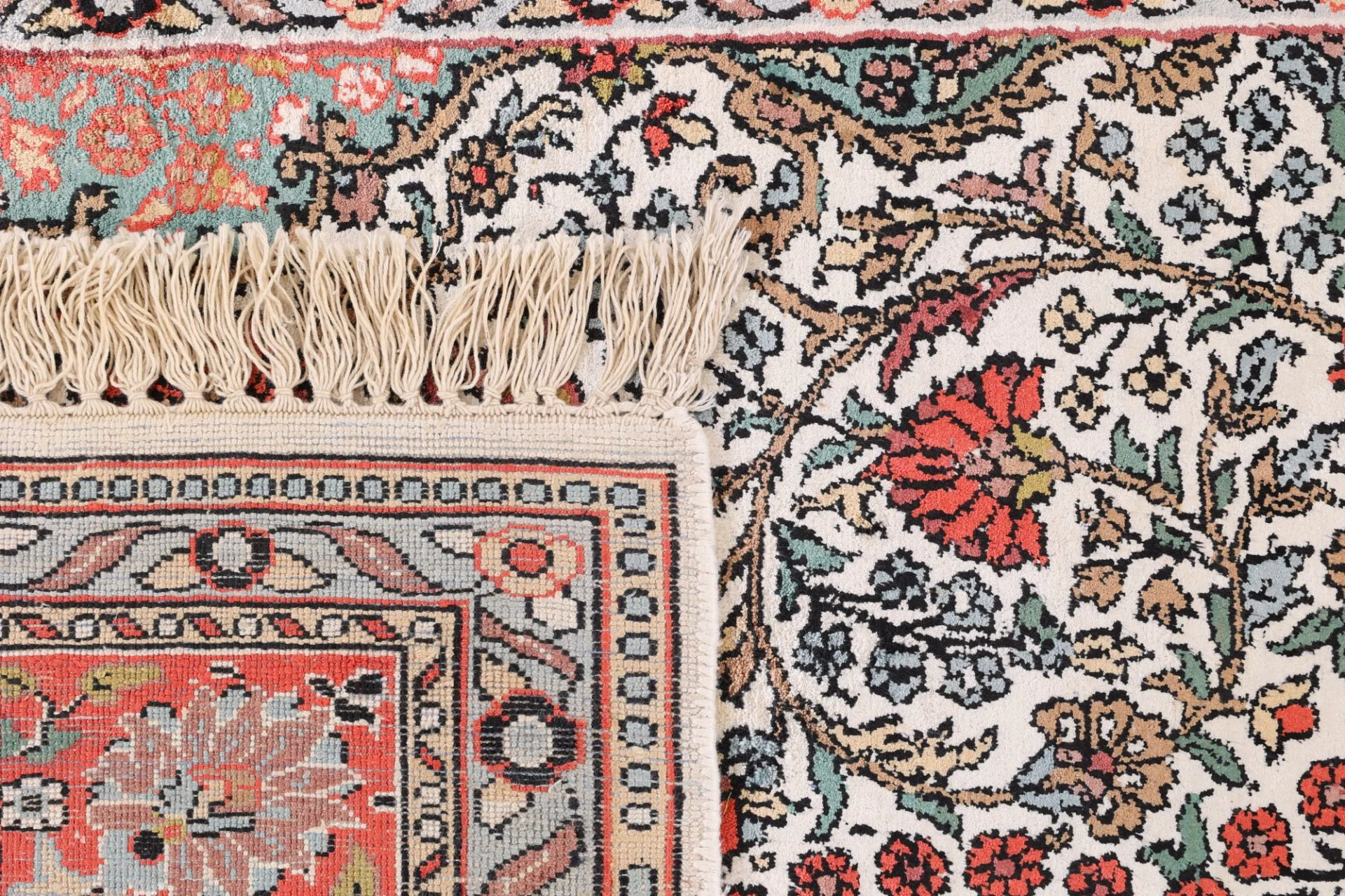 Indian Rug 192 × 118 cm, Wool, hand-knotted