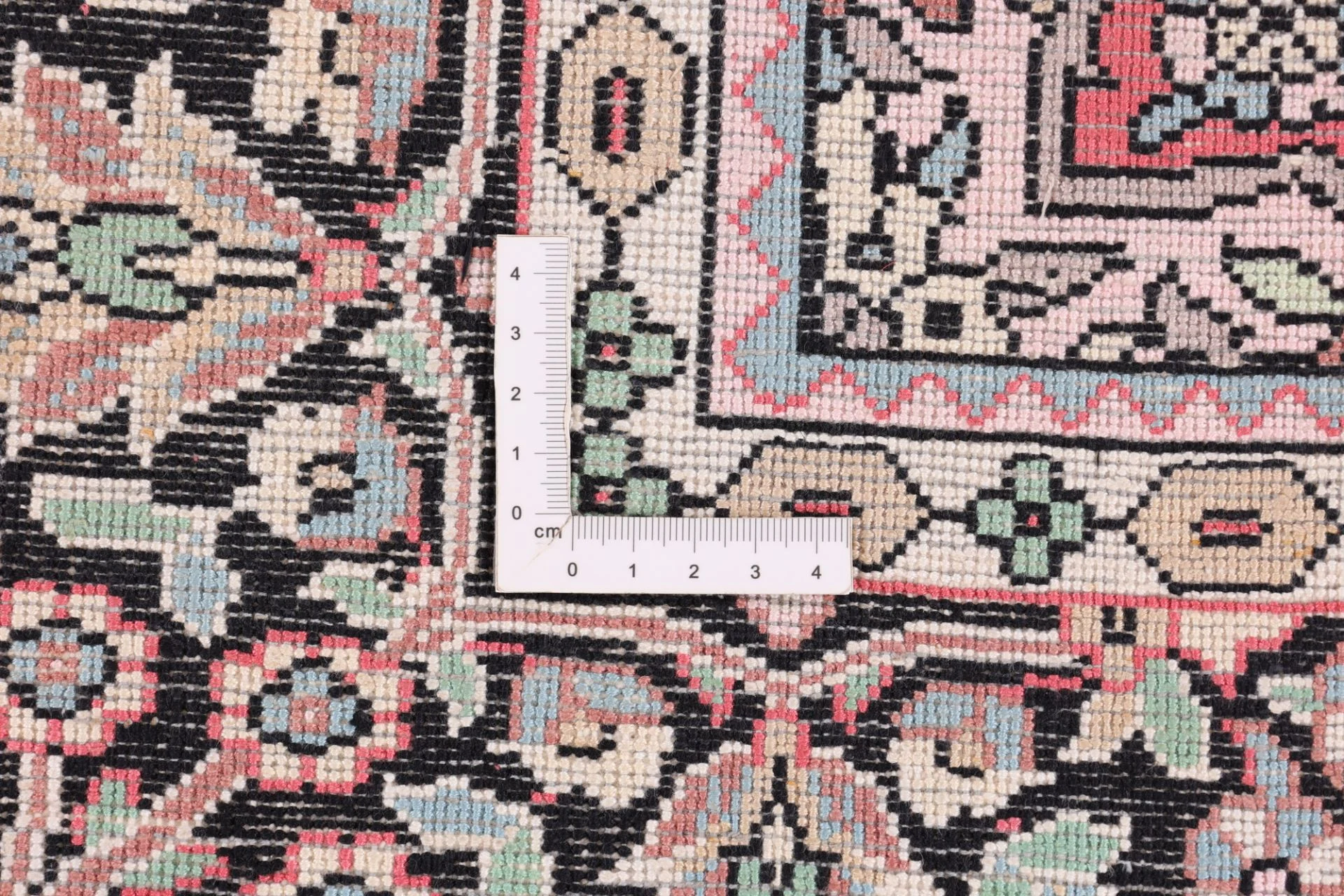 Indian Rug 182 × 123 cm, Wool, hand-knotted