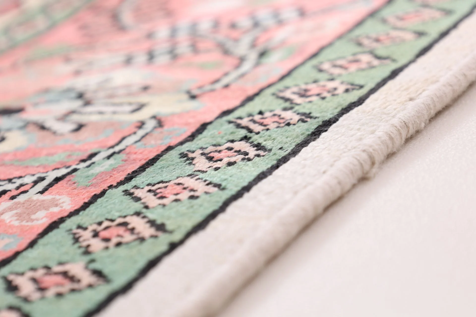 Hand-Knotted Wool Indian Rug, 182 × 123 cm