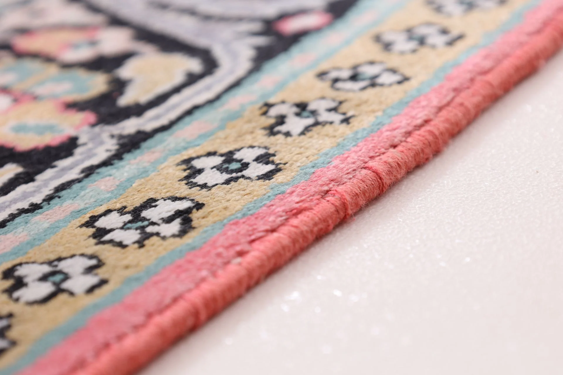 Hand-Knotted Wool Indian Rug, 189 × 124 cm