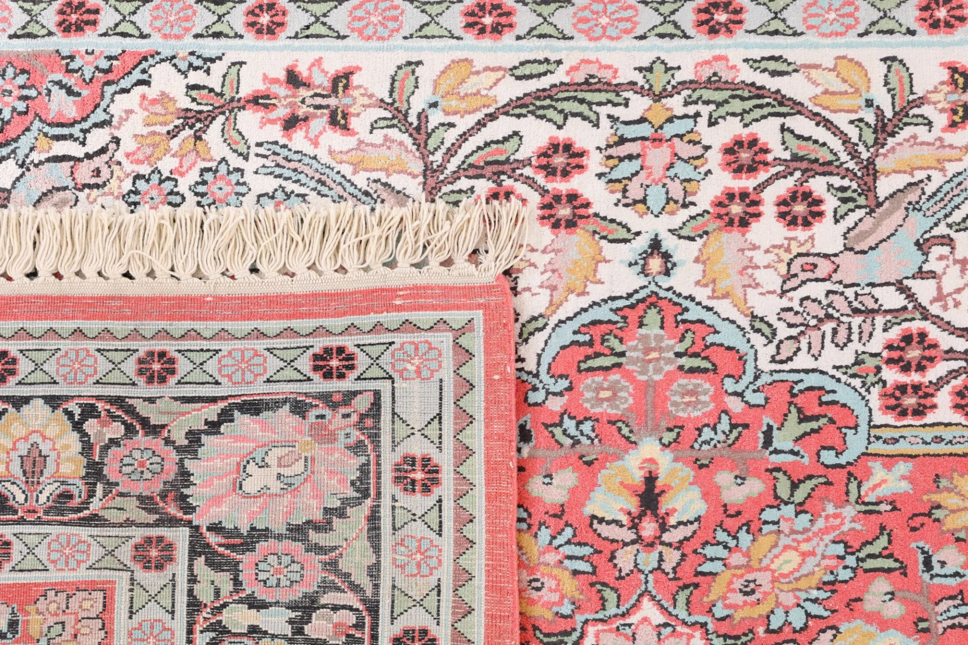 Indian Rug 187 × 126 cm, Wool, hand-knotted