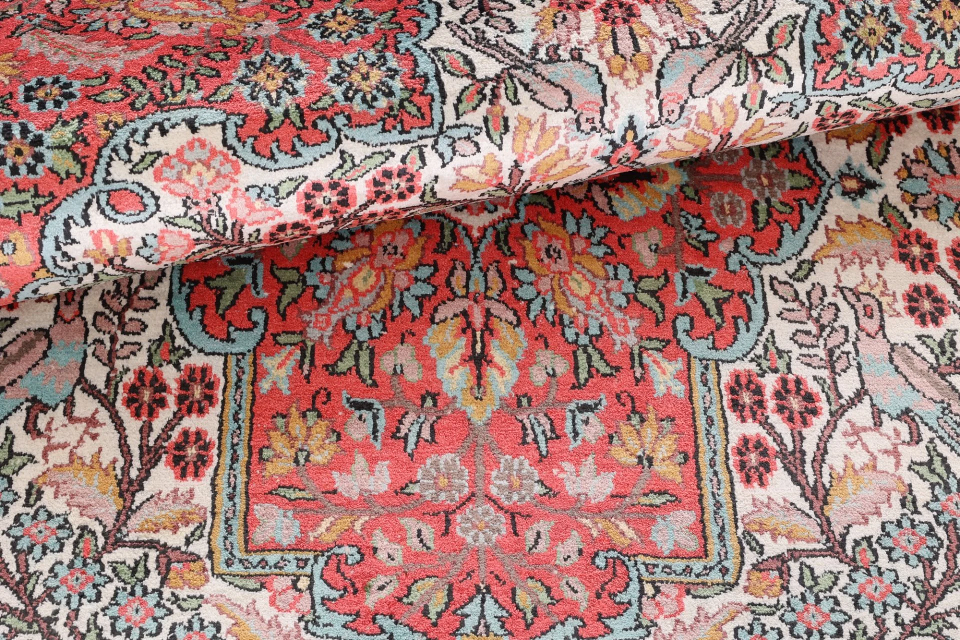 Indian Rug 187 × 126 cm, Wool, hand-knotted