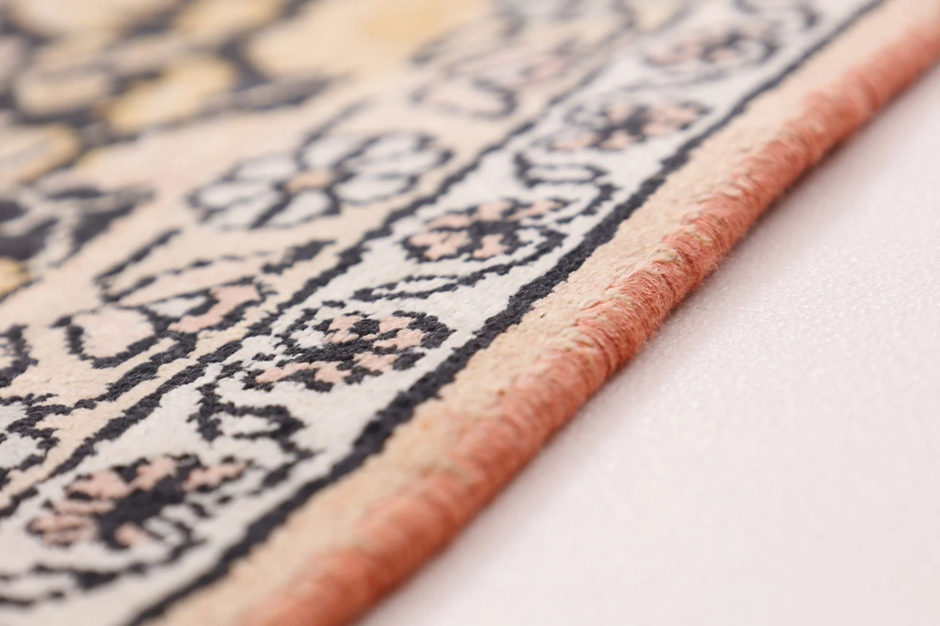 Hand-Knotted Wool Indian Rug, 184 × 124 cm