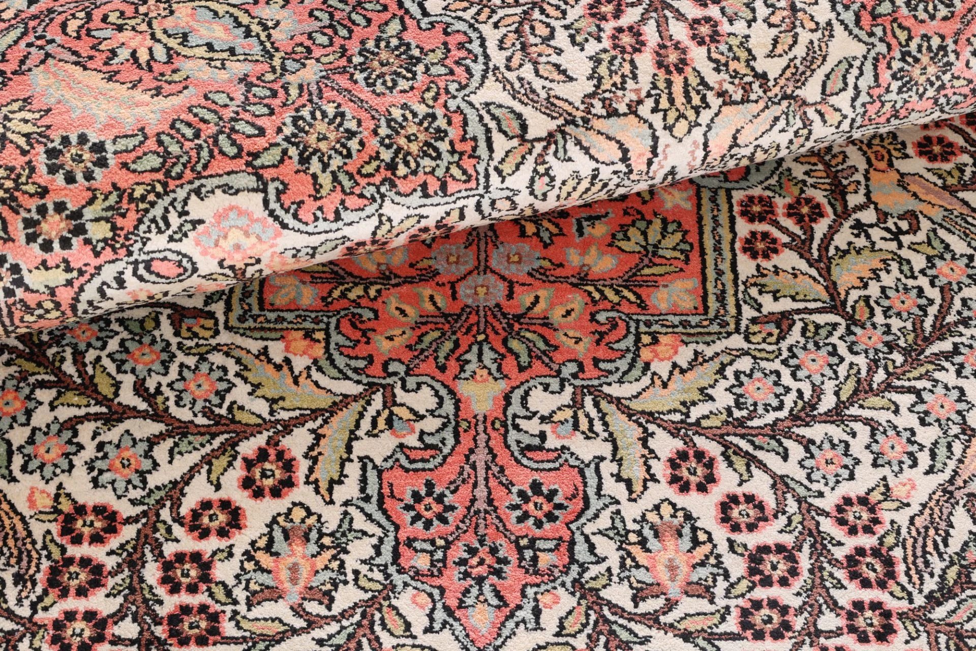Indian Rug — hand-knotted, 184 × 124 cm, Wool