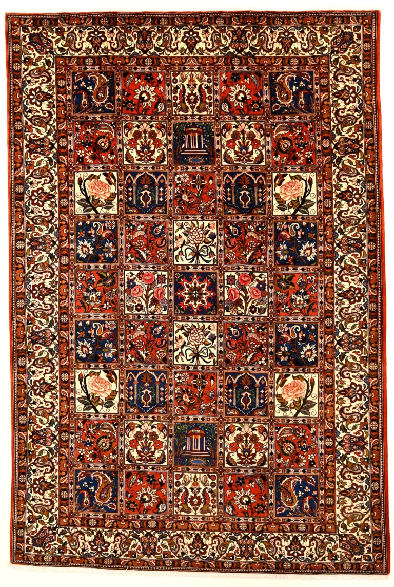 Hand-Knotted Wool Bakhtiari Persian Rug, 305 × 204 cm