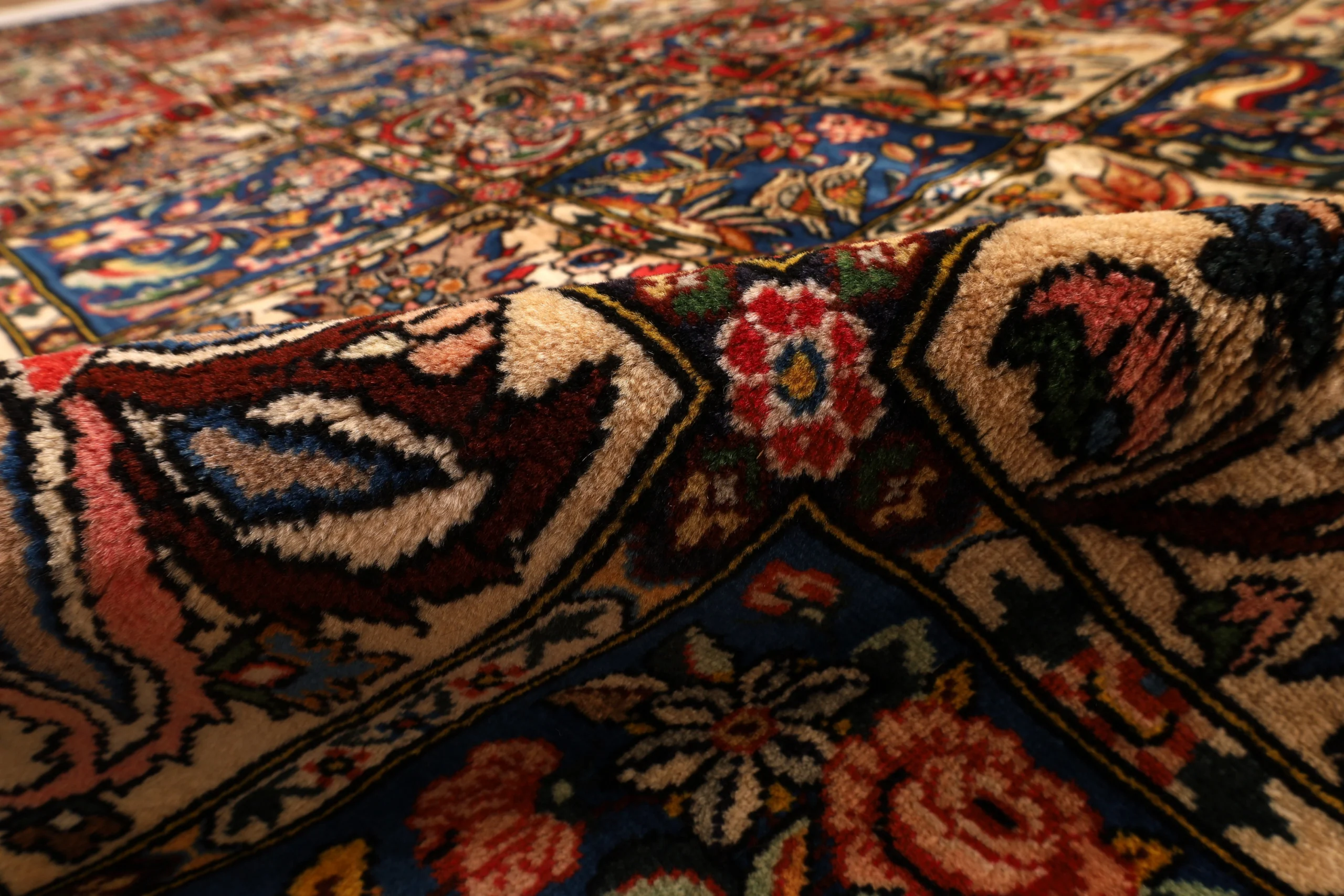 perserteppich-bakhtiar-370-x-253-cm-wolle-handgeknupft-rot-orange-32-scaled Bakhtiari Persian Rug — hand-knotted, 370 × 253 cm, Wool
