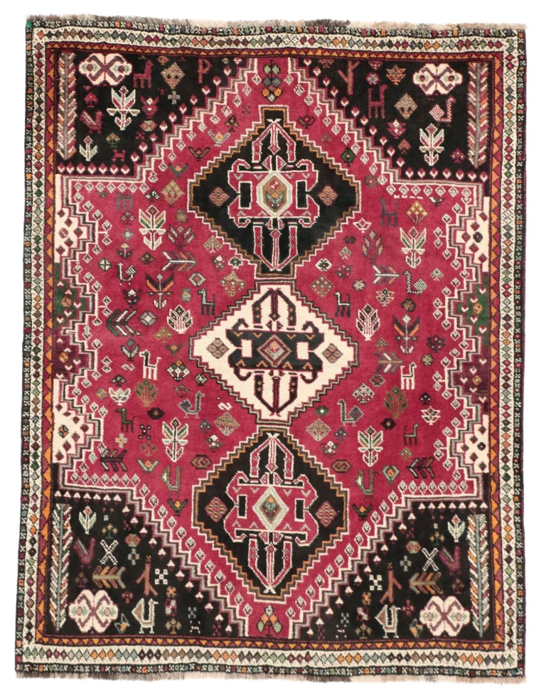Qashqai Persian Rug 128 × 165 cm, Wool, hand-knotted