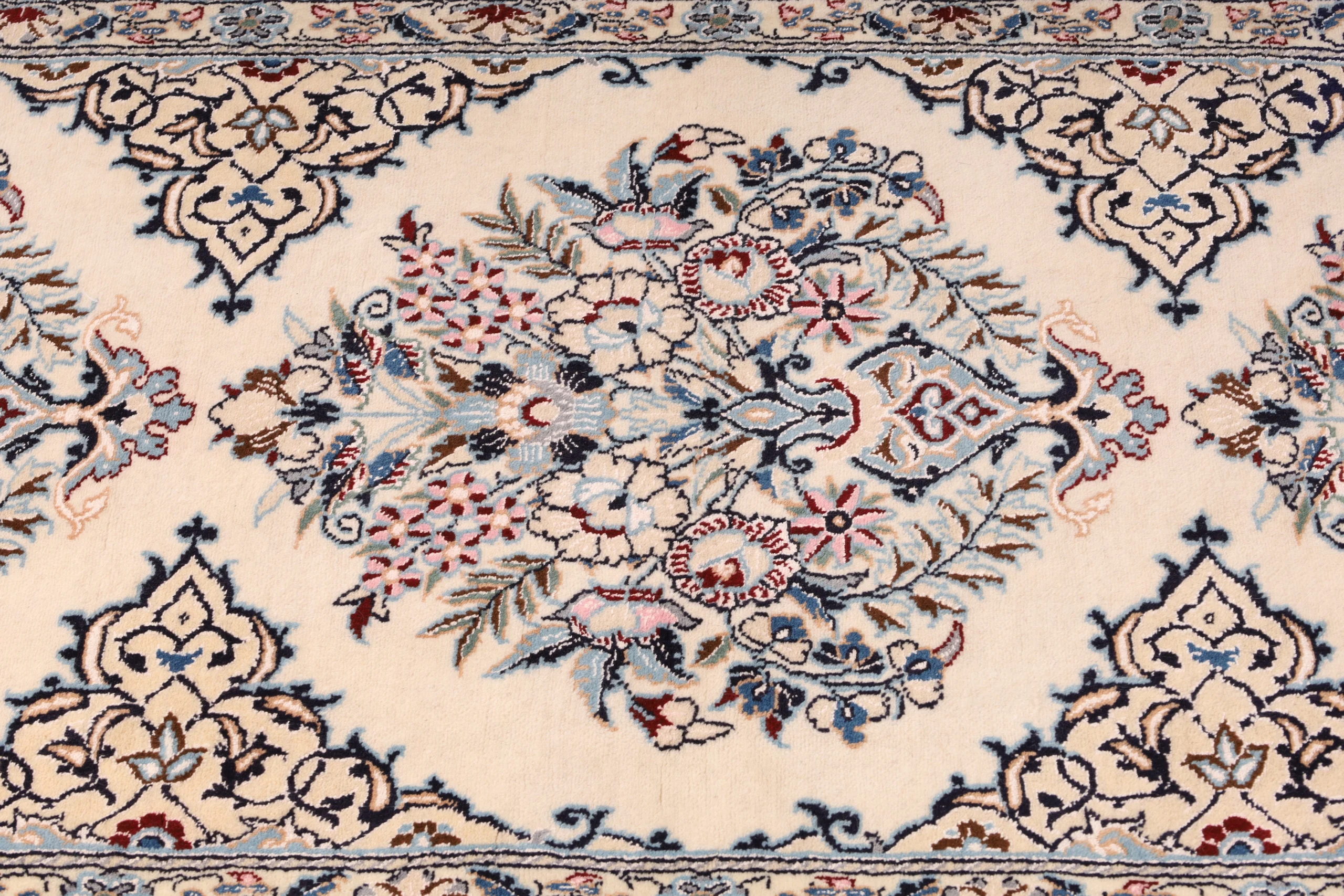 perserteppich-nain-395-x-72-cm-wolle-handgeknupft-laufer-34-scaled Hand-Knotted Wool Nain Persian Rug, 395 × 72 cm