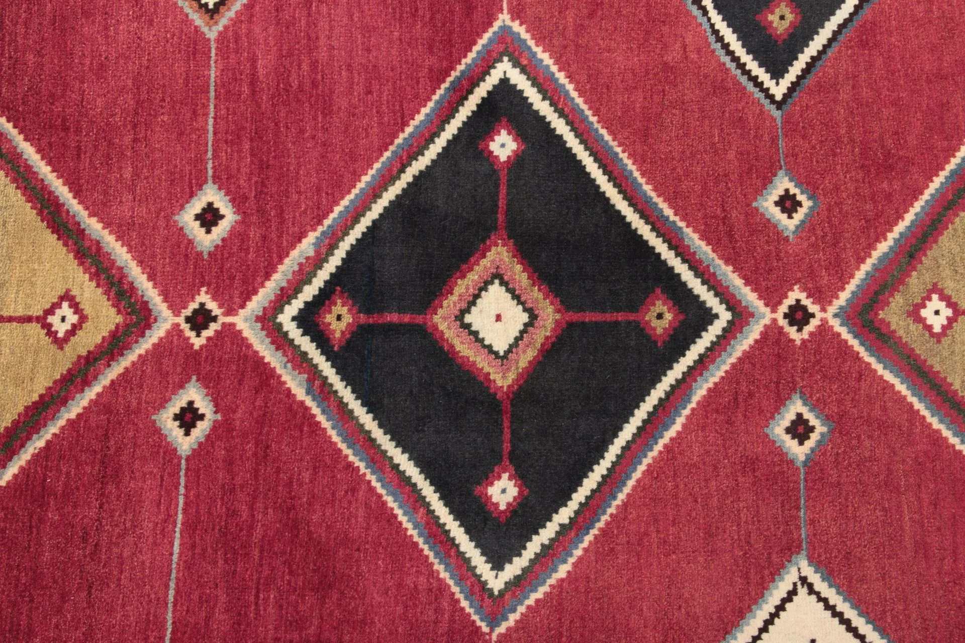 Qashqai Persian Rug — hand-knotted, 138 × 207 cm, Wool