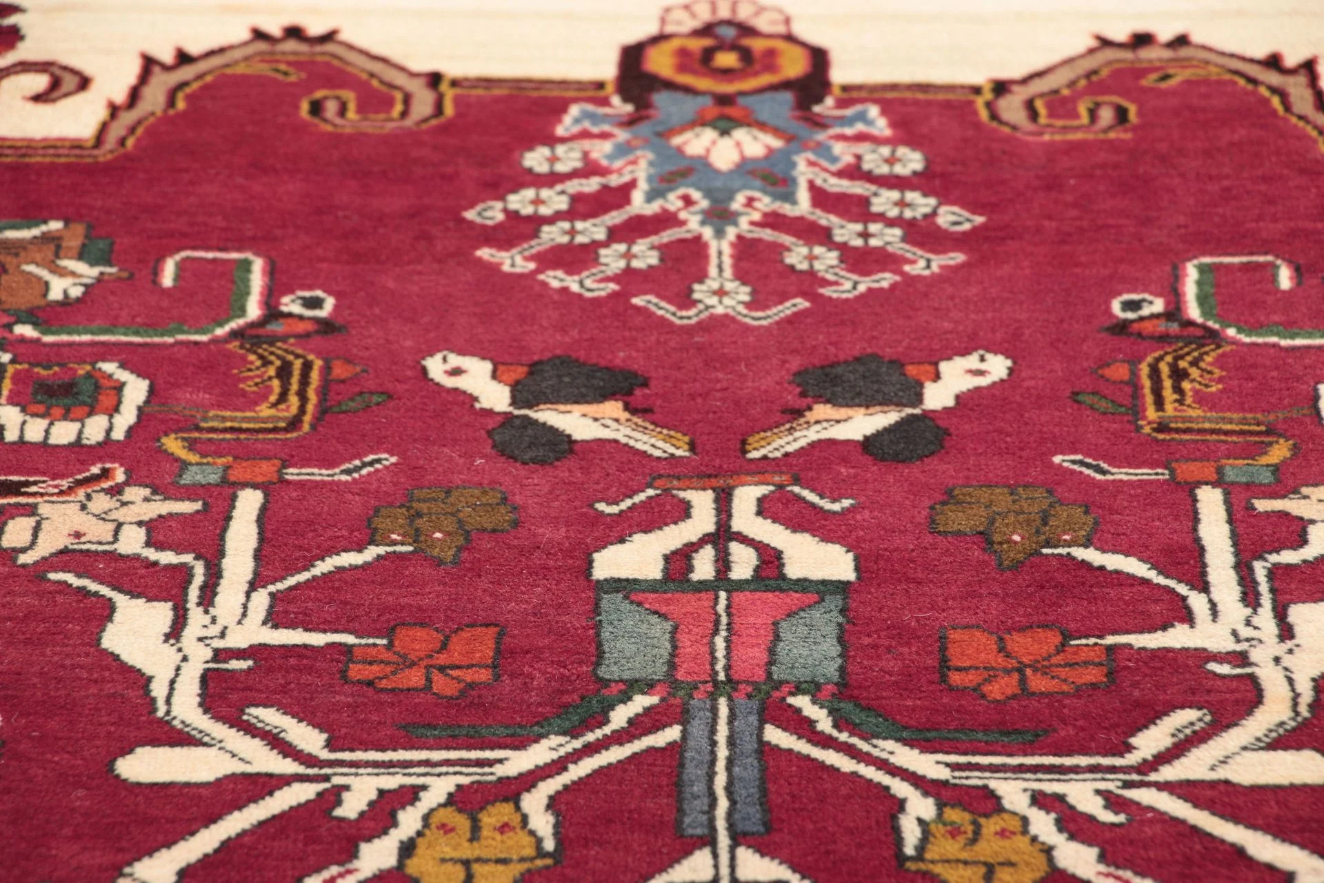 Qashqai Persian Rug 130 × 196 cm, Wool, hand-knotted