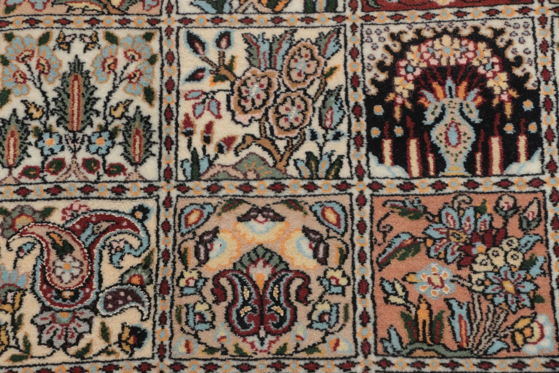 Moud Persian Rug 155 × 205 cm, Wool, hand-knotted