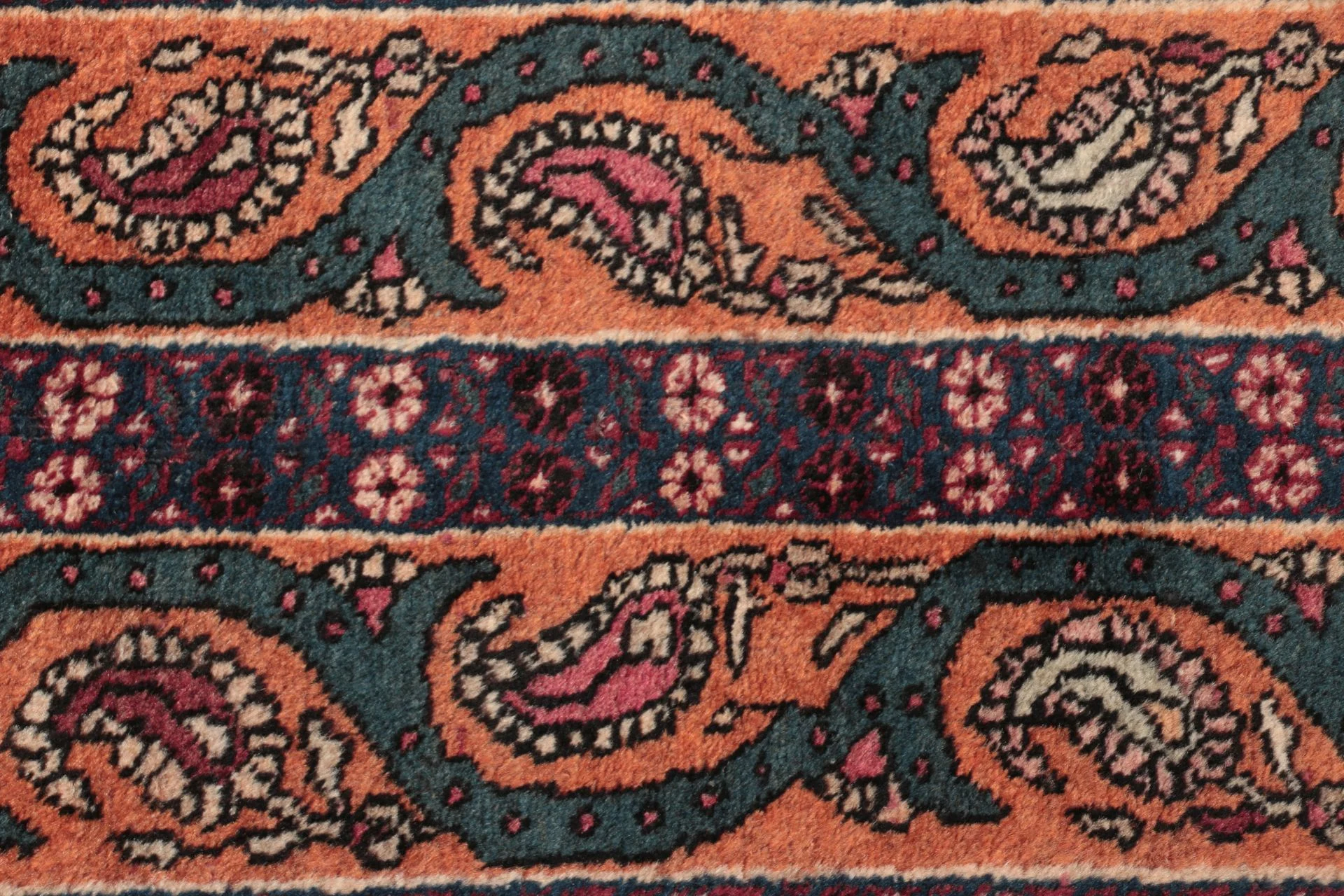 Hand-Knotted Wool Bijar Persian Rug, 122 × 208 cm