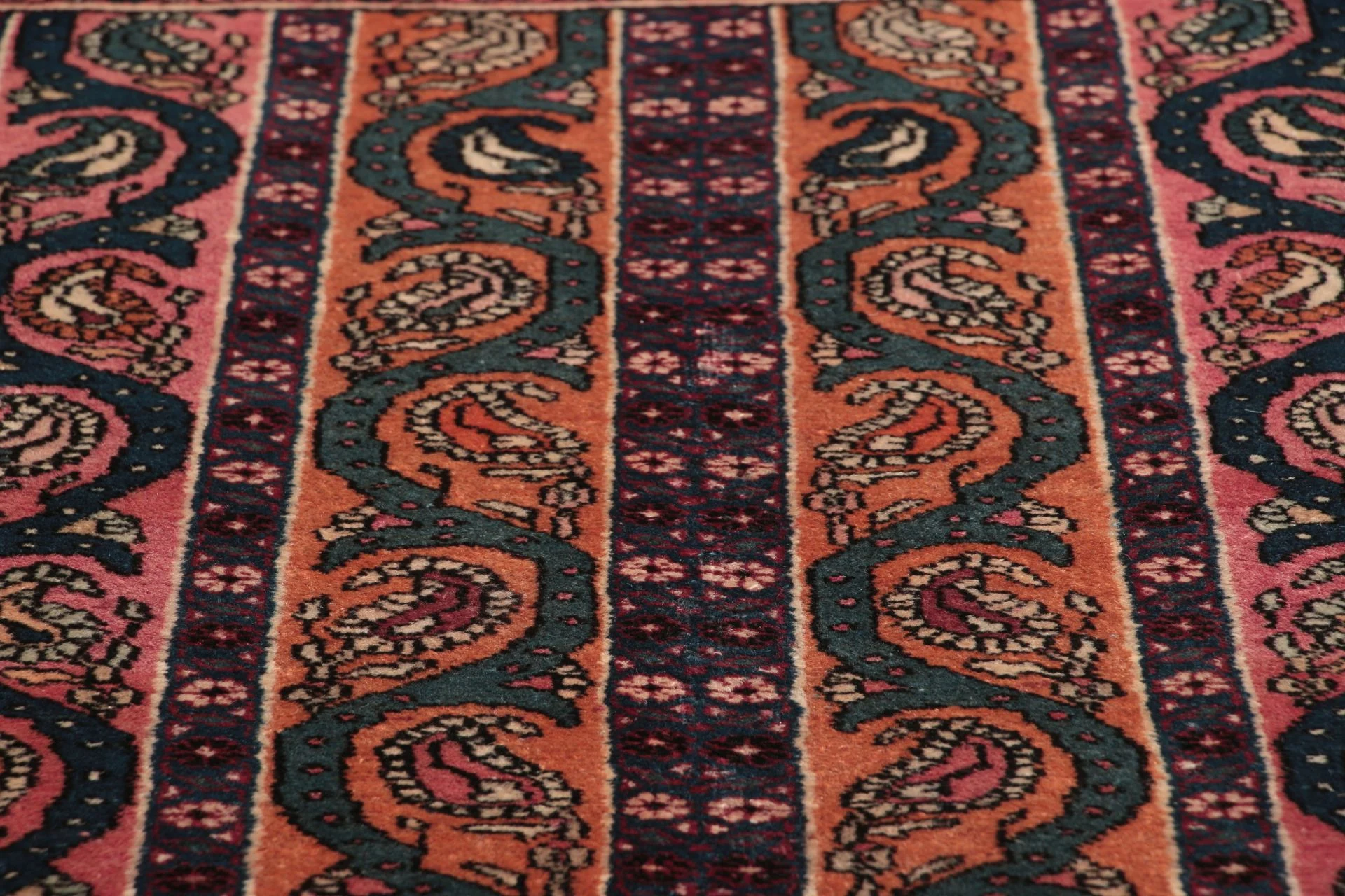 Hand-Knotted Wool Bijar Persian Rug, 122 × 208 cm