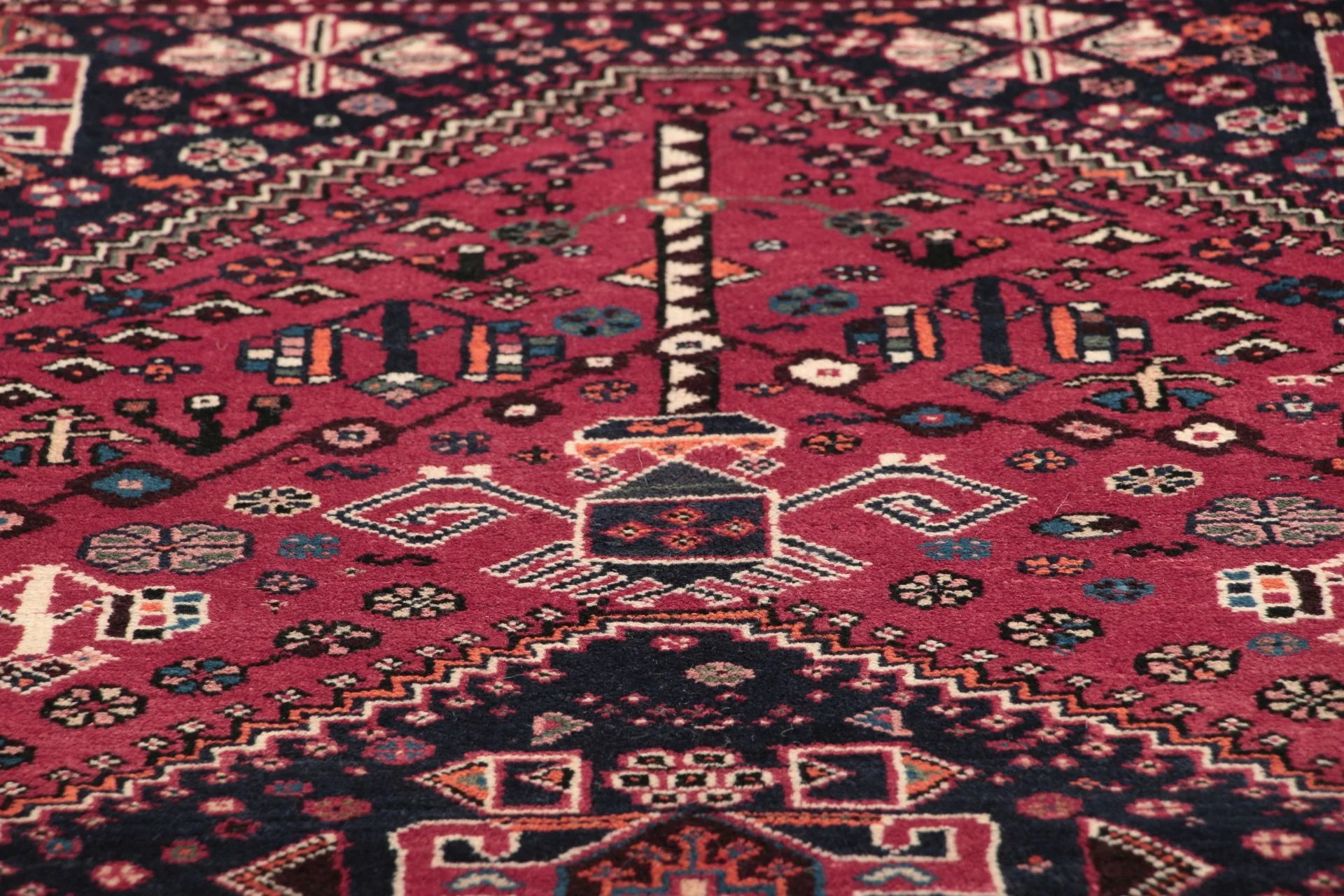Qashqai Persian Rug 154 × 215 cm, Wool, hand-knotted