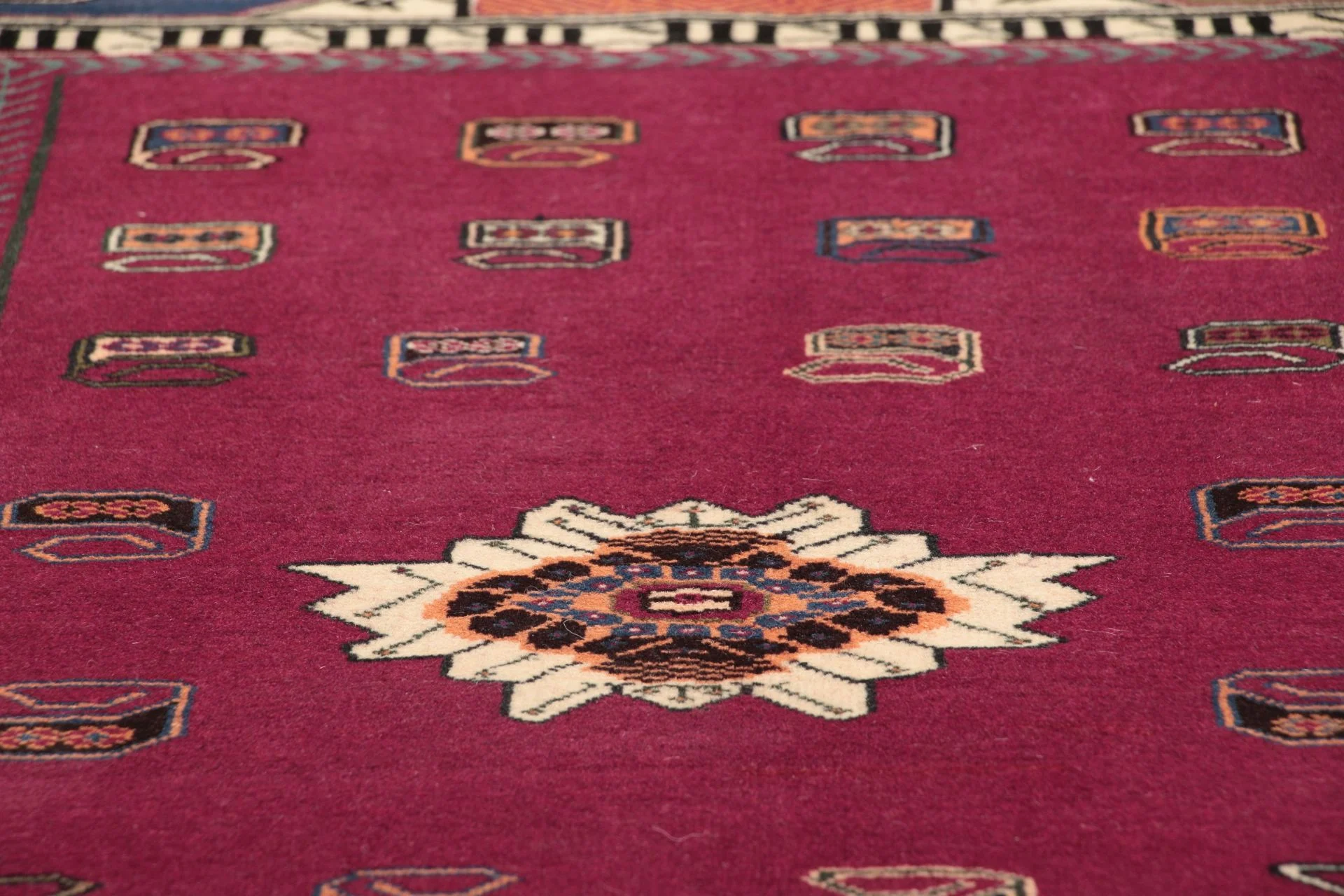 Qashqai Persian Rug — hand-knotted, 122 × 180 cm, Wool