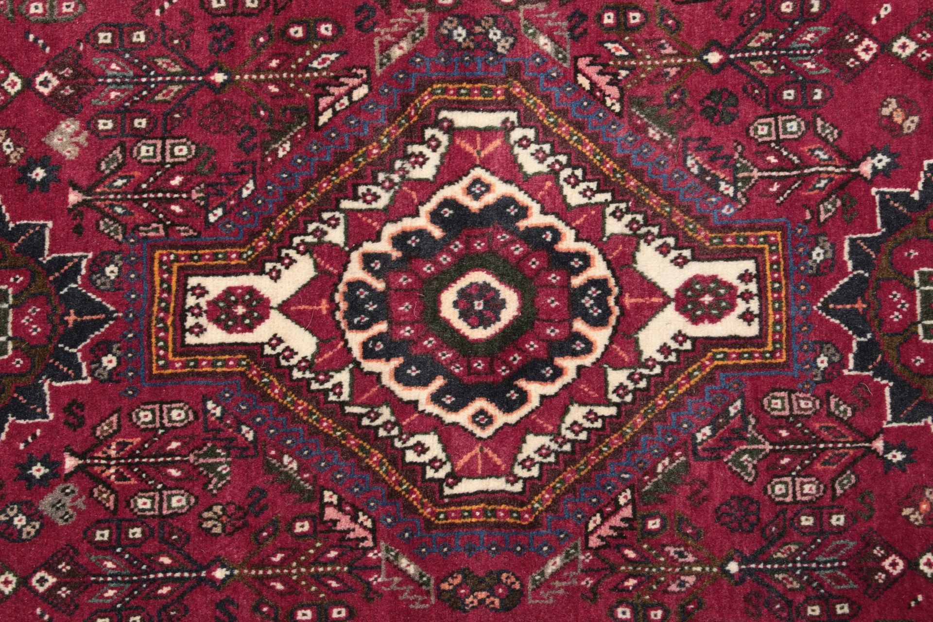 Qashqai Persian Rug 145 × 223 cm, Wool, hand-knotted