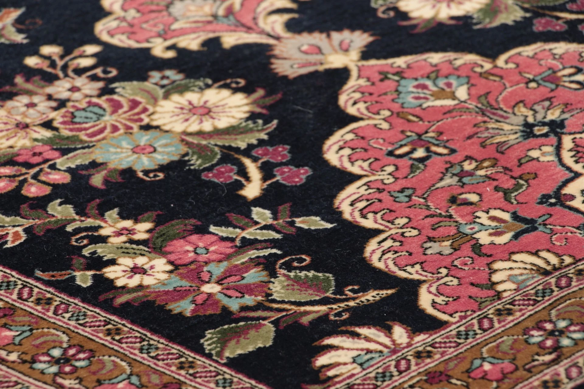 Qom Persian Rug — hand-knotted, 81 × 443 cm, Wool