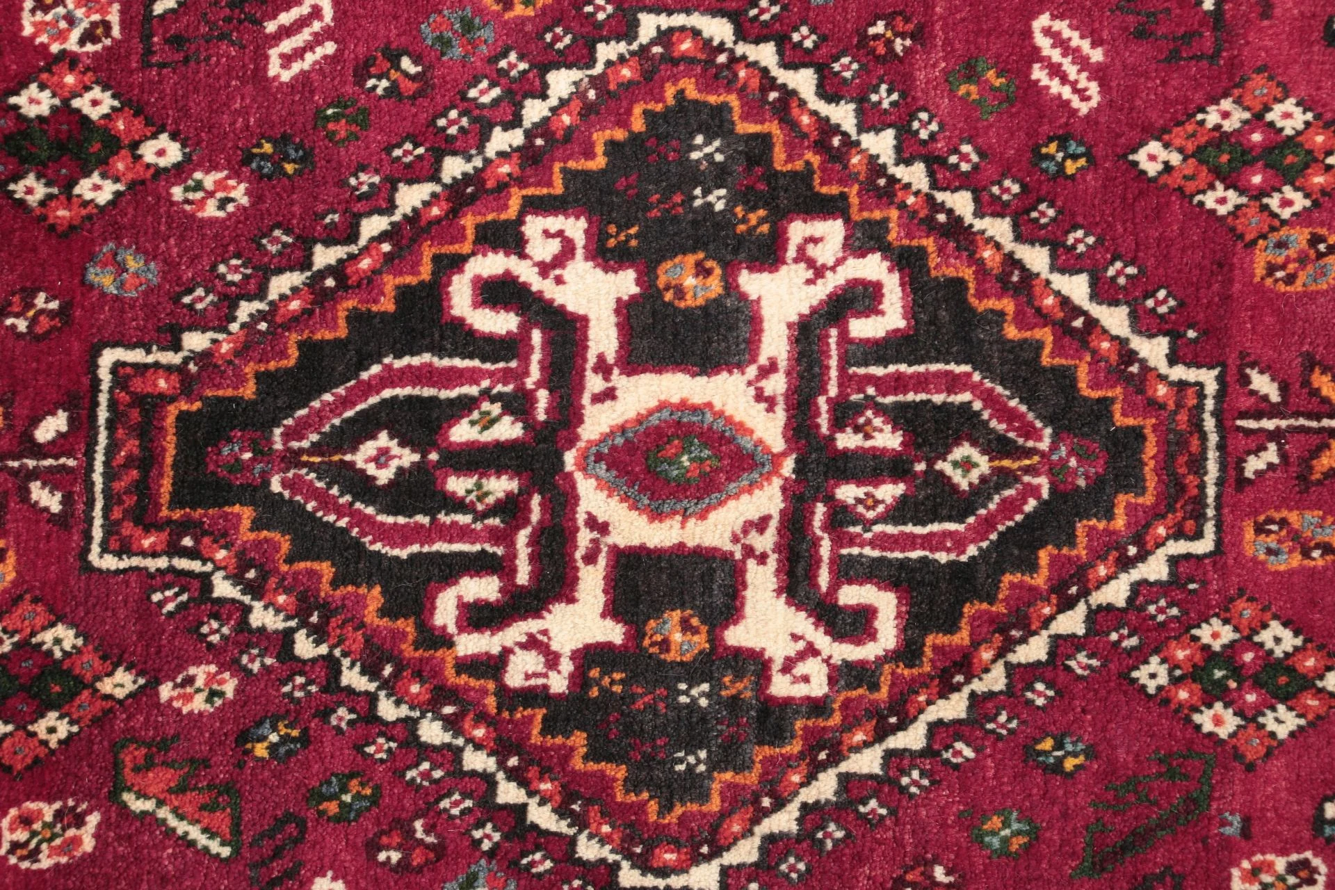Qashqai Persian Rug — hand-knotted, 154 × 194 cm, Wool
