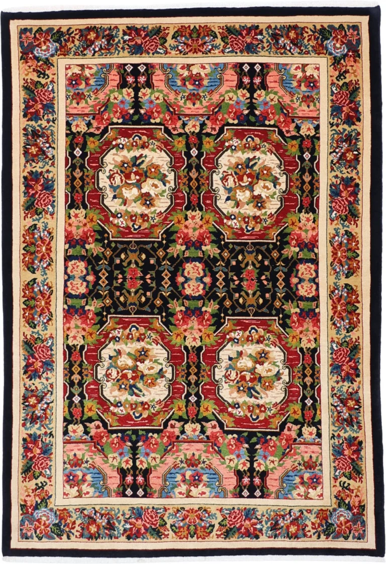 Bakhtiari Persian Rug 158 × 227 cm, Wool, hand-knotted