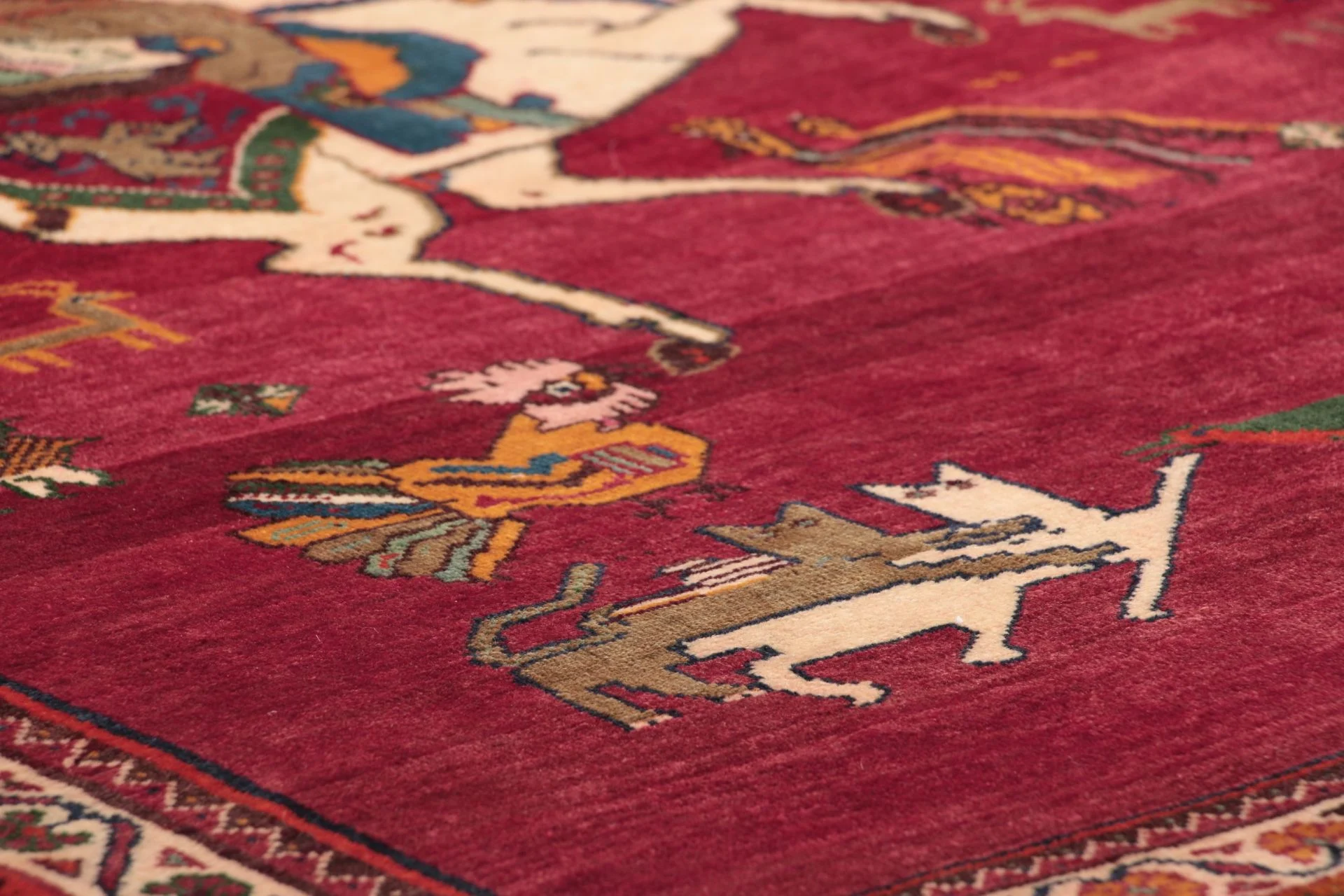 Hand-Knotted Wool Qashqai Persian Rug, 126 × 180 cm