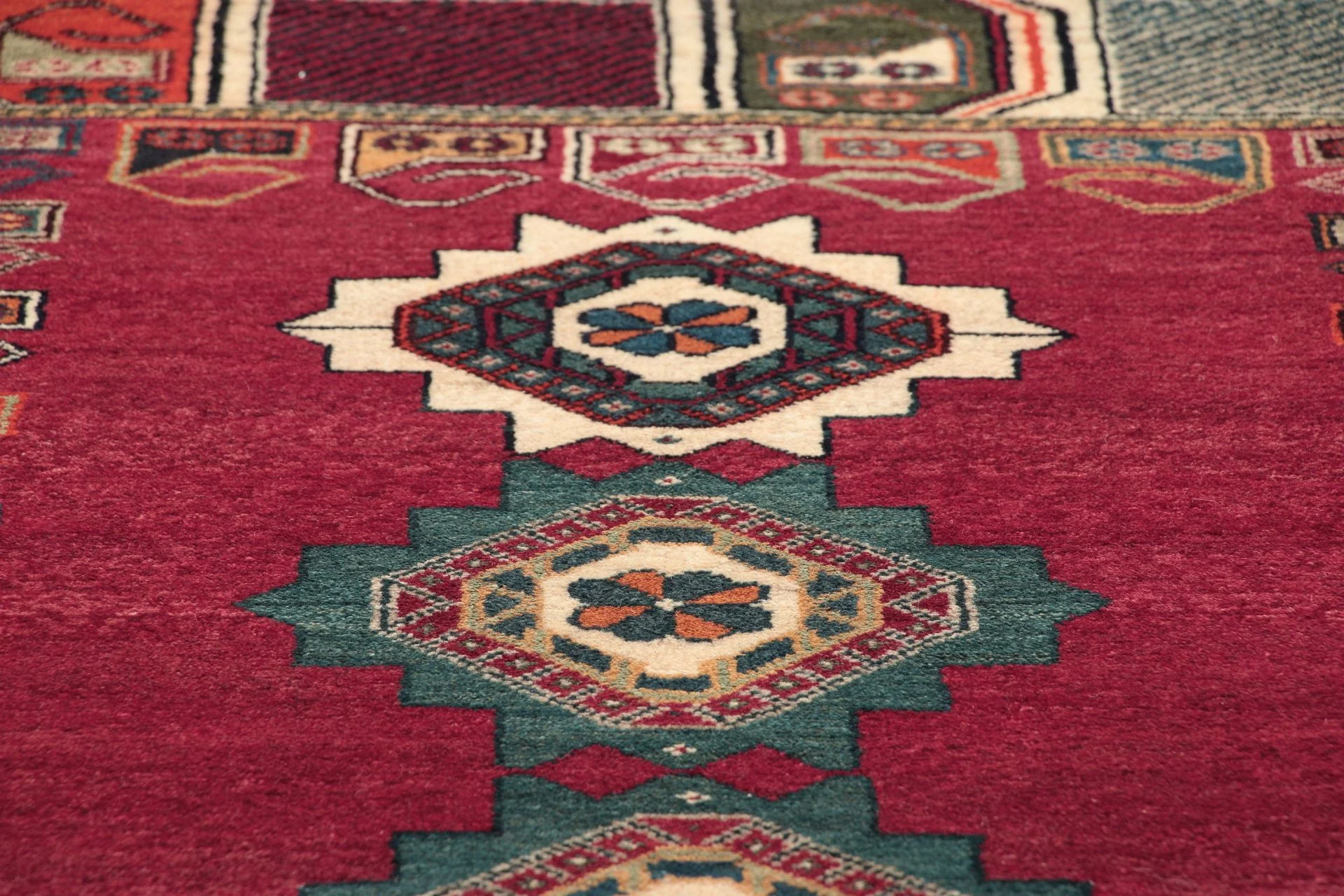 Qashqai Persian Rug — hand-knotted, 115 × 180 cm, Wool