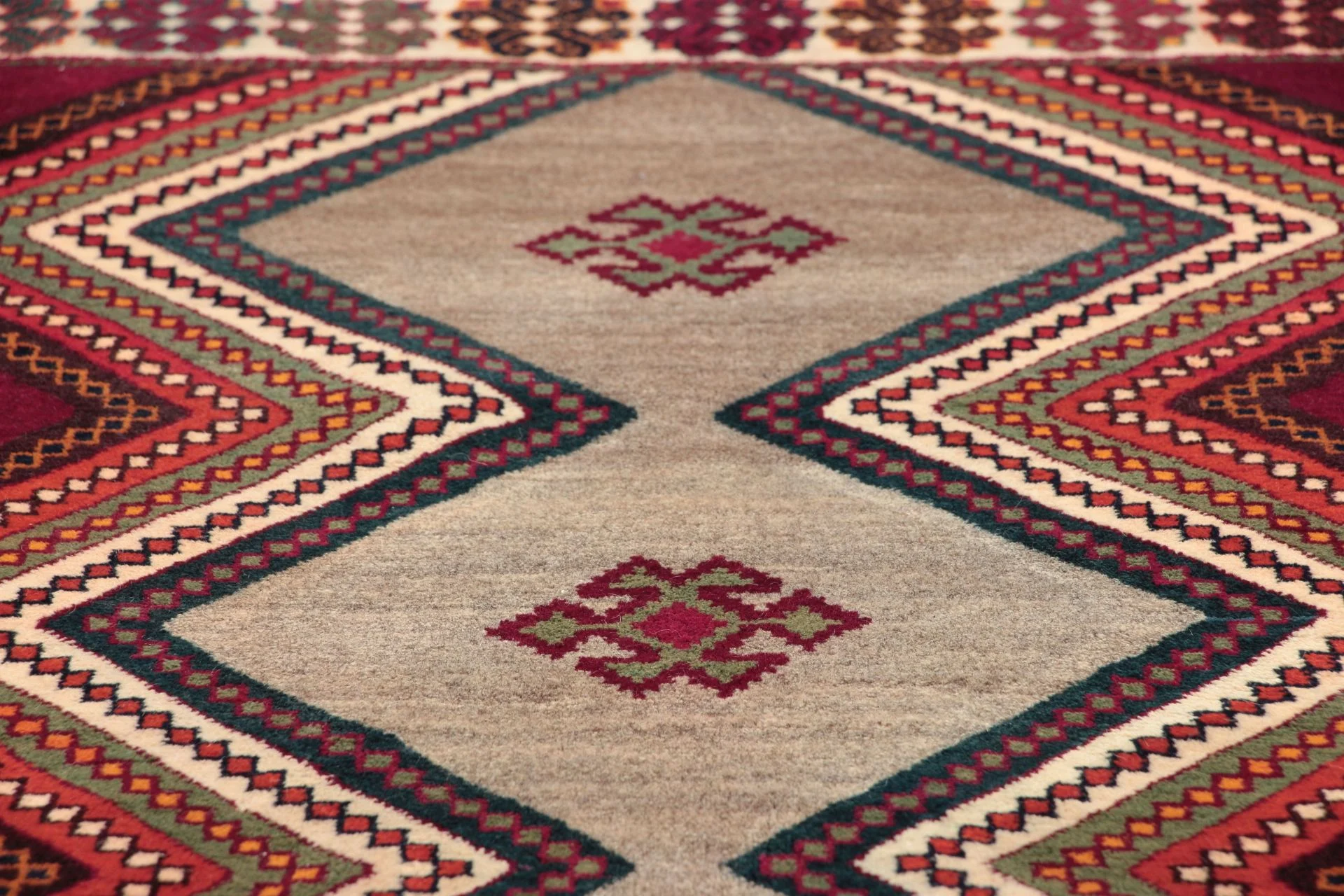 Qashqai Persian Rug 121 × 211 cm, Wool, hand-knotted