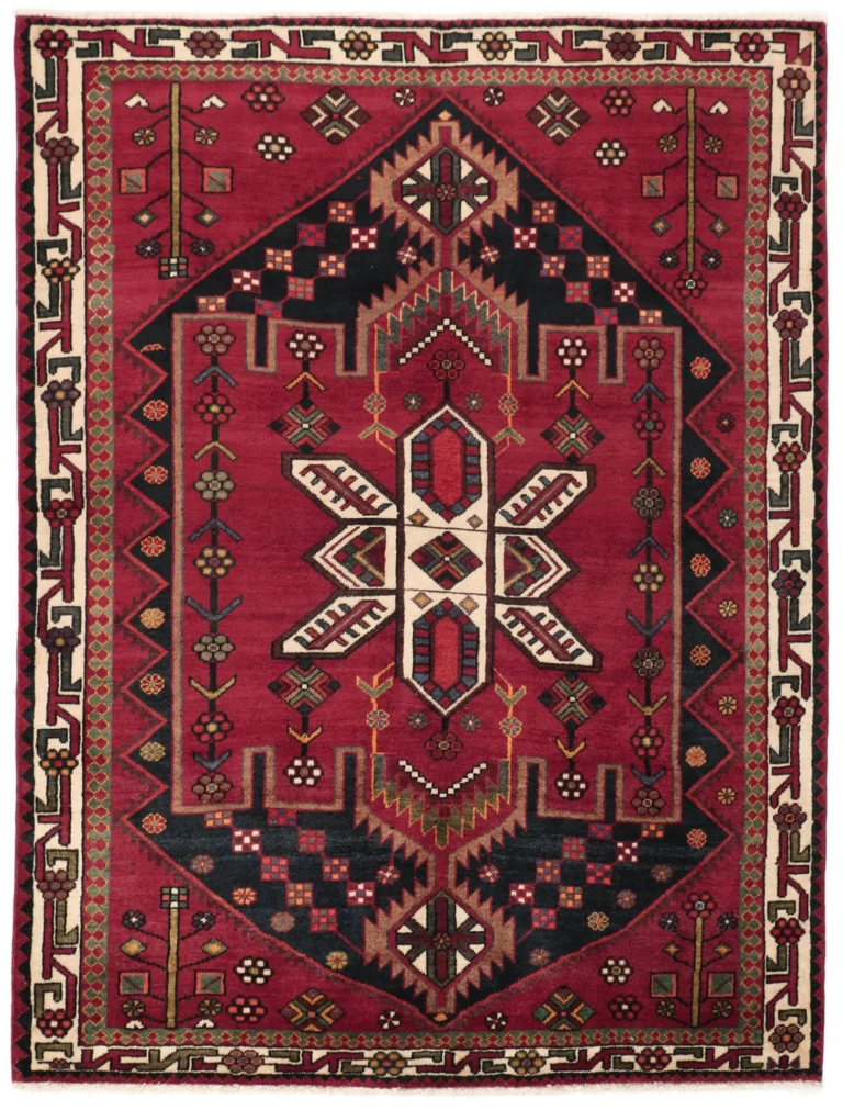 Bakhtiari Persian Rug 165 × 215 cm, Wool, hand-knotted