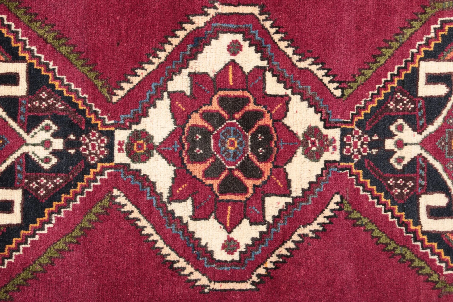 Hand-Knotted Wool Qashqai Persian Rug, 110 × 200 cm