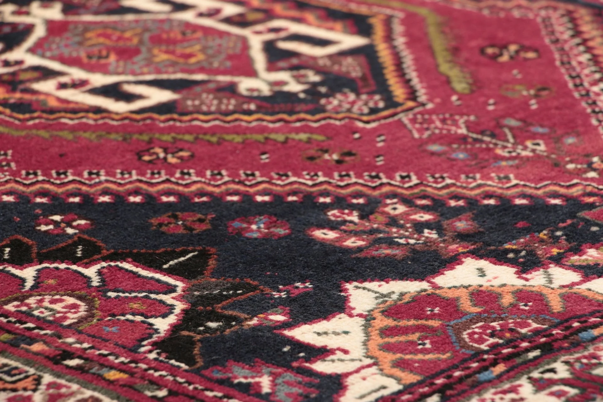 Hand-Knotted Wool Qashqai Persian Rug, 110 × 200 cm