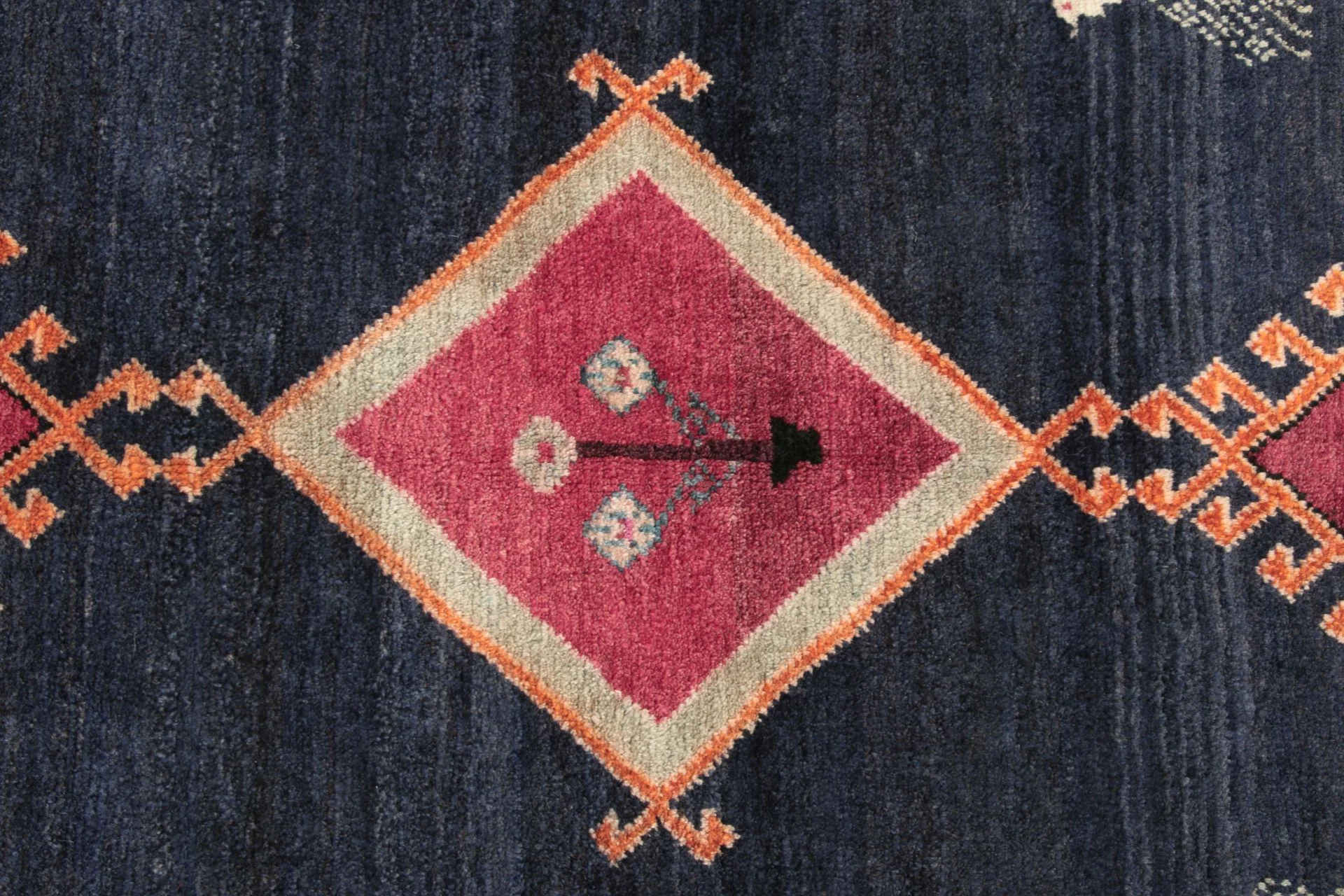 Hand-Knotted Wool Qashqai Persian Rug, 130 × 190 cm