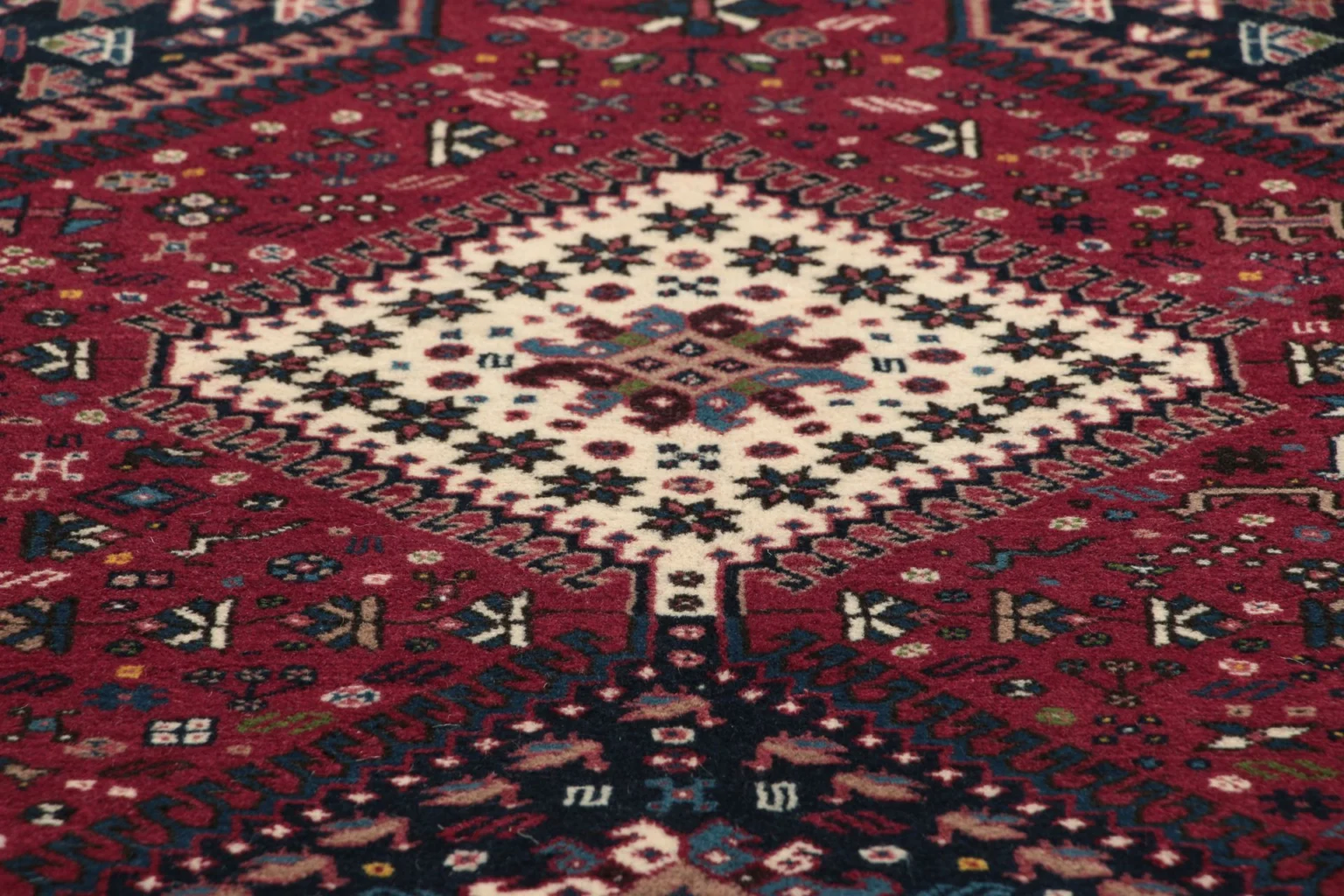 Persian Rug 155 × 200 cm, Wool, hand-knotted – view 3