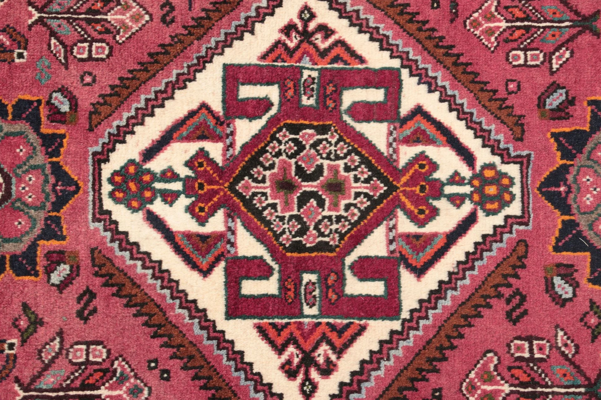 Qashqai Persian Rug 118 × 177 cm, Wool, hand-knotted