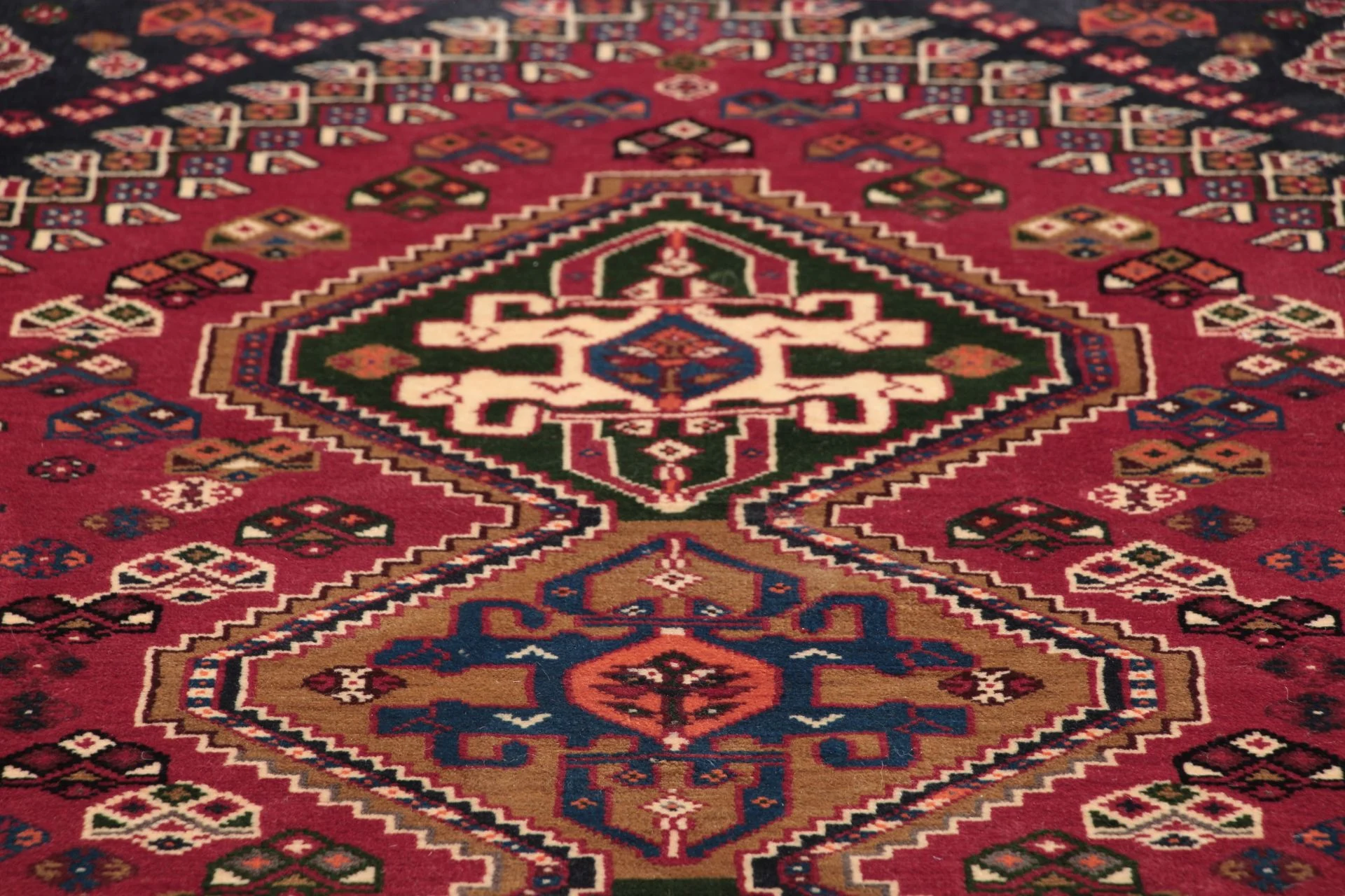 Qashqai Persian Rug — hand-knotted, 120 × 170 cm, Wool