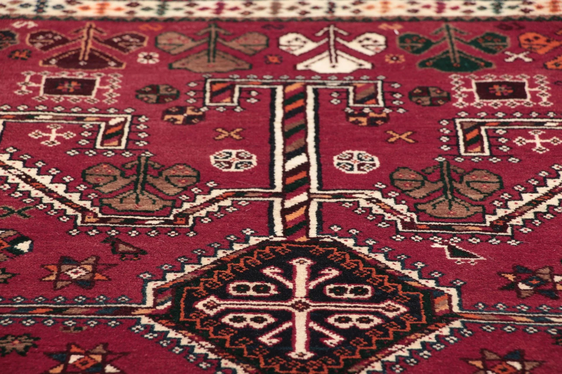 Qashqai Persian Rug 118 × 195 cm, Wool, hand-knotted