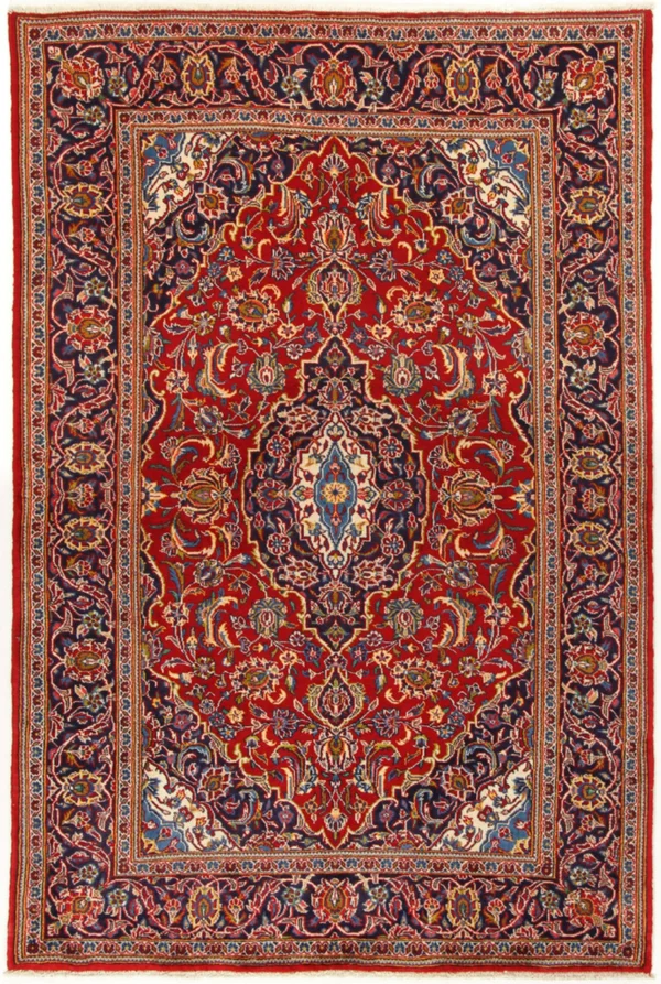 Hand-Knotted Wool Kashan Persian Rug, 136 × 206 cm
