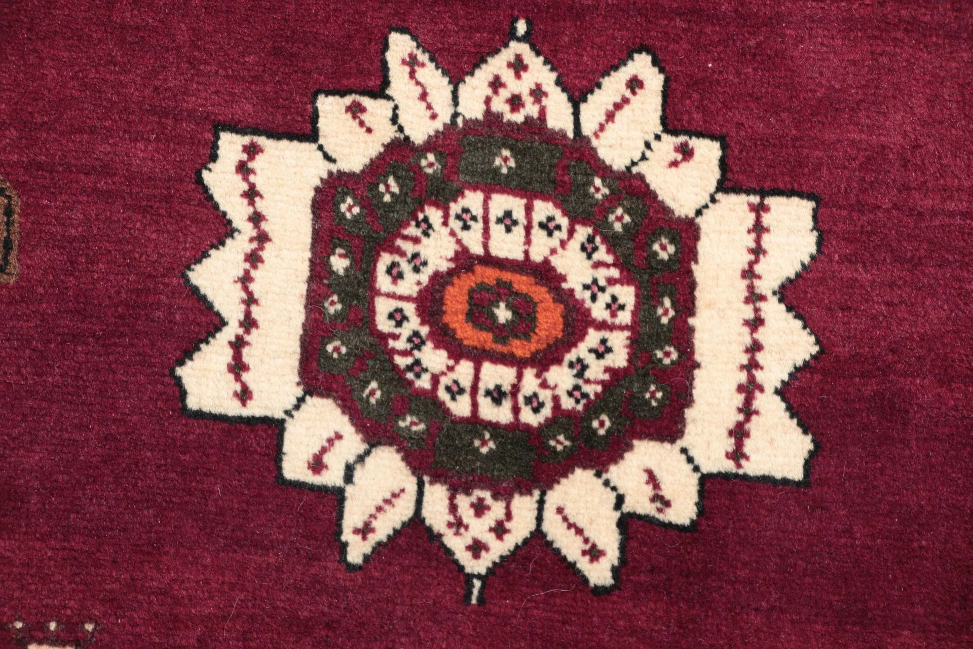 Hand-Knotted Wool Qashqai Persian Rug, 122 × 183 cm