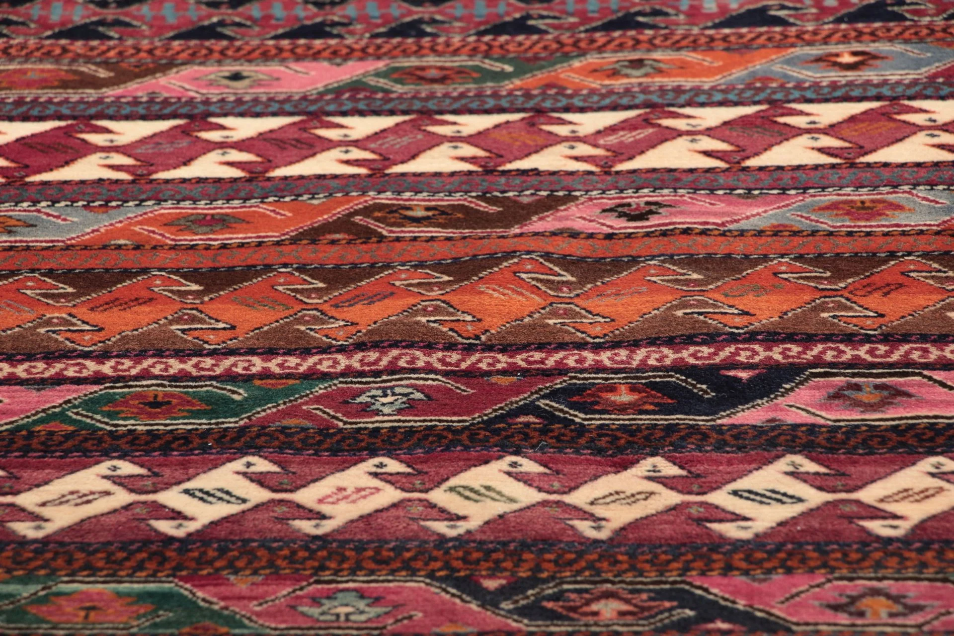 Hand-Knotted Wool Qashqai Persian Rug, 107 × 195 cm