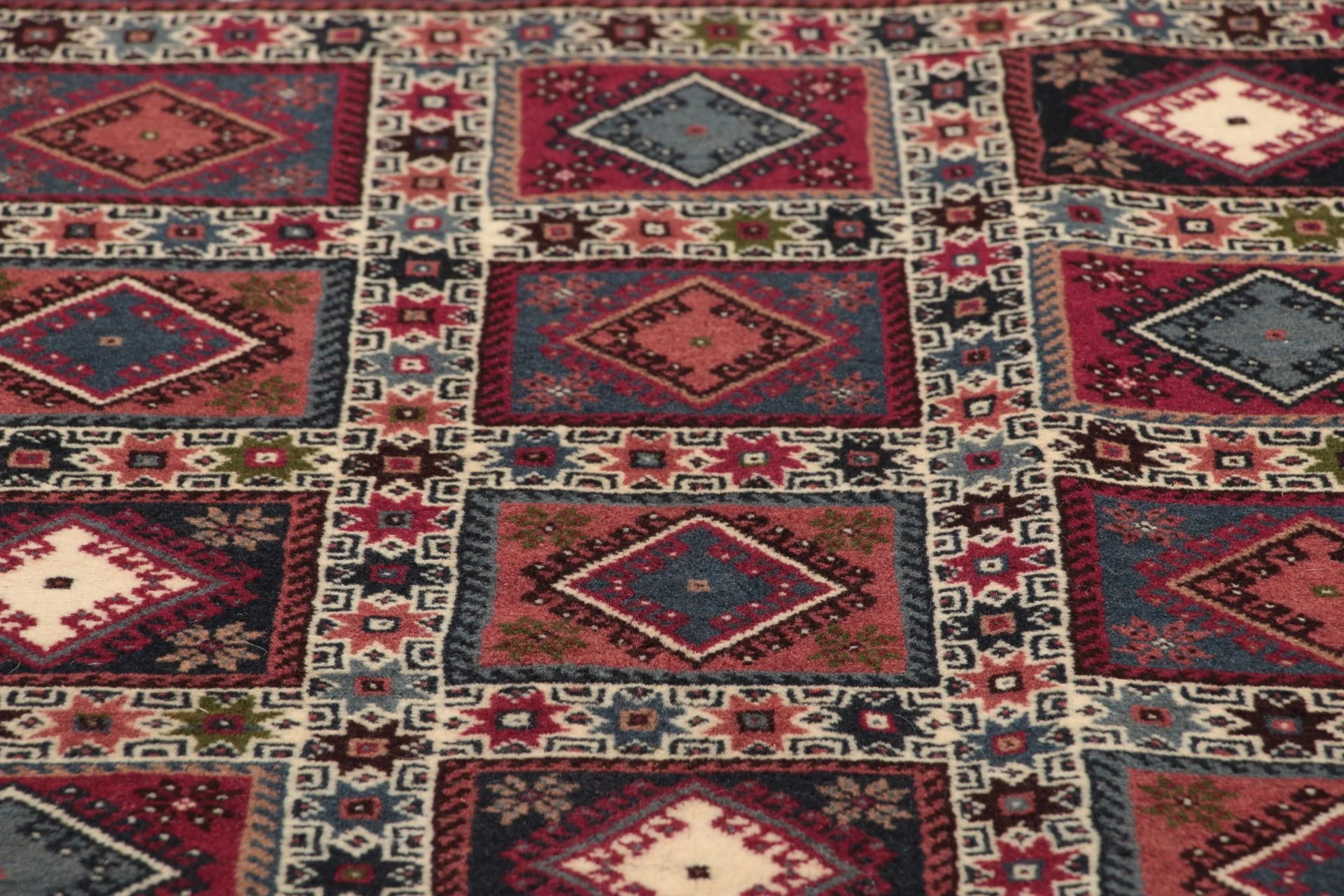 perserteppich-yalameh-150-x-200-cm-schurwolle-handgeknupft-2 Hand-Knotted Wool Persian Rug, 150 × 200 cm