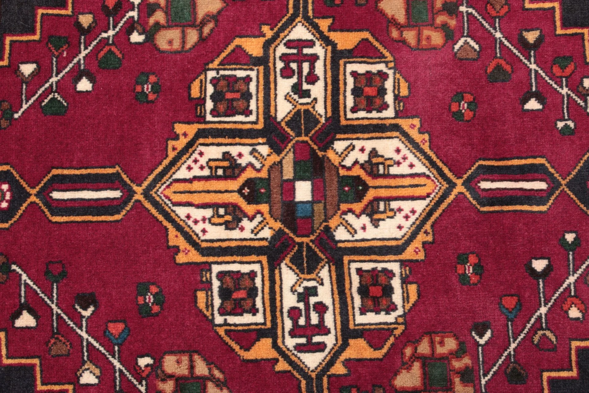 Qashqai Persian Rug — hand-knotted, 124 × 191 cm, Wool