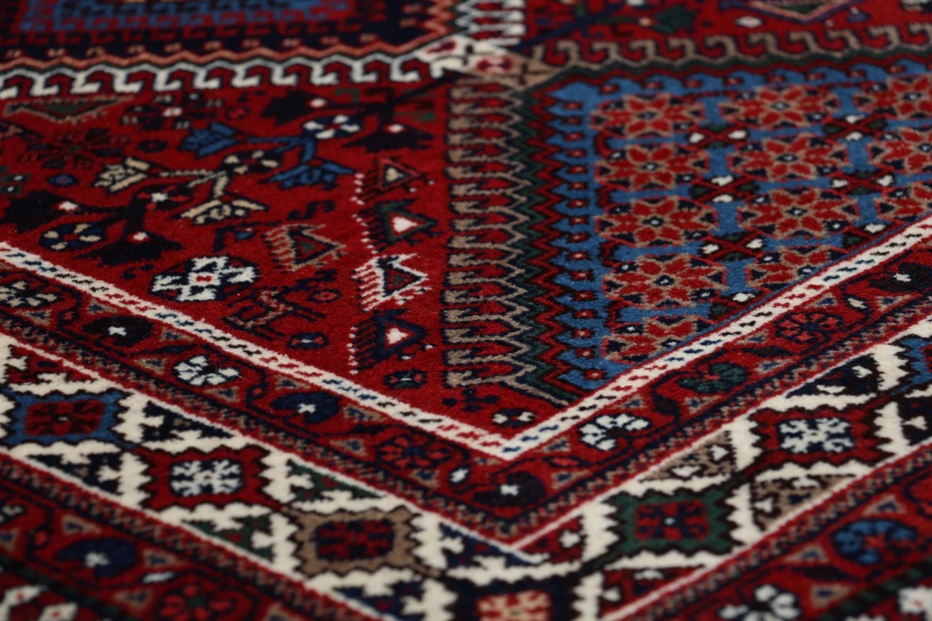 perserteppich-yalameh-153-x-235-cm-schurwolle-handgeknupft-fein-4 Hand-Knotted Wool Persian Rug, 153 × 235 cm