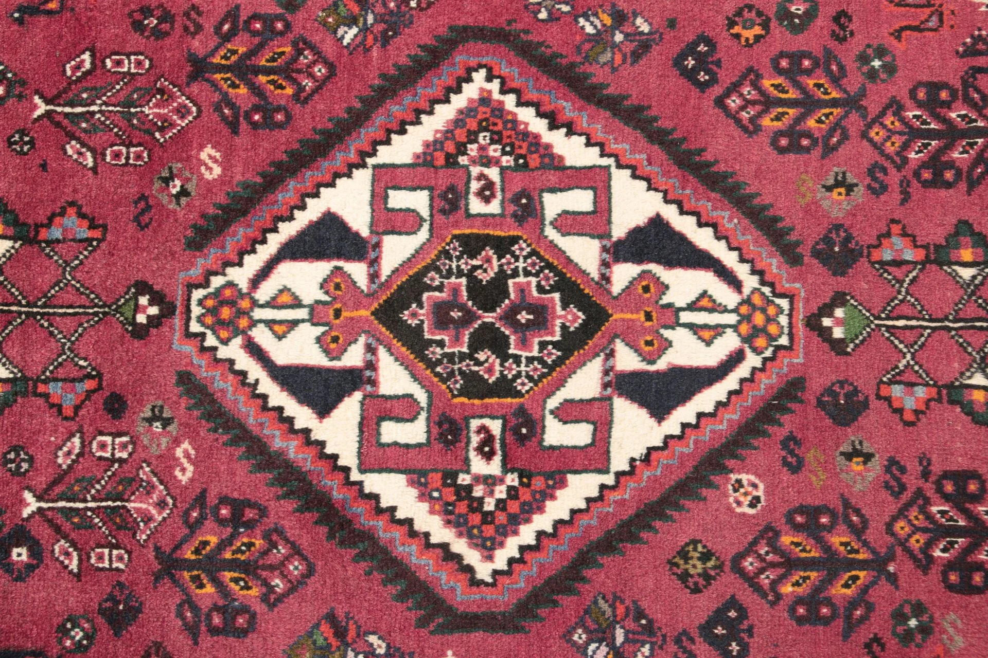 Qashqai Persian Rug 117 × 180 cm, Wool, hand-knotted